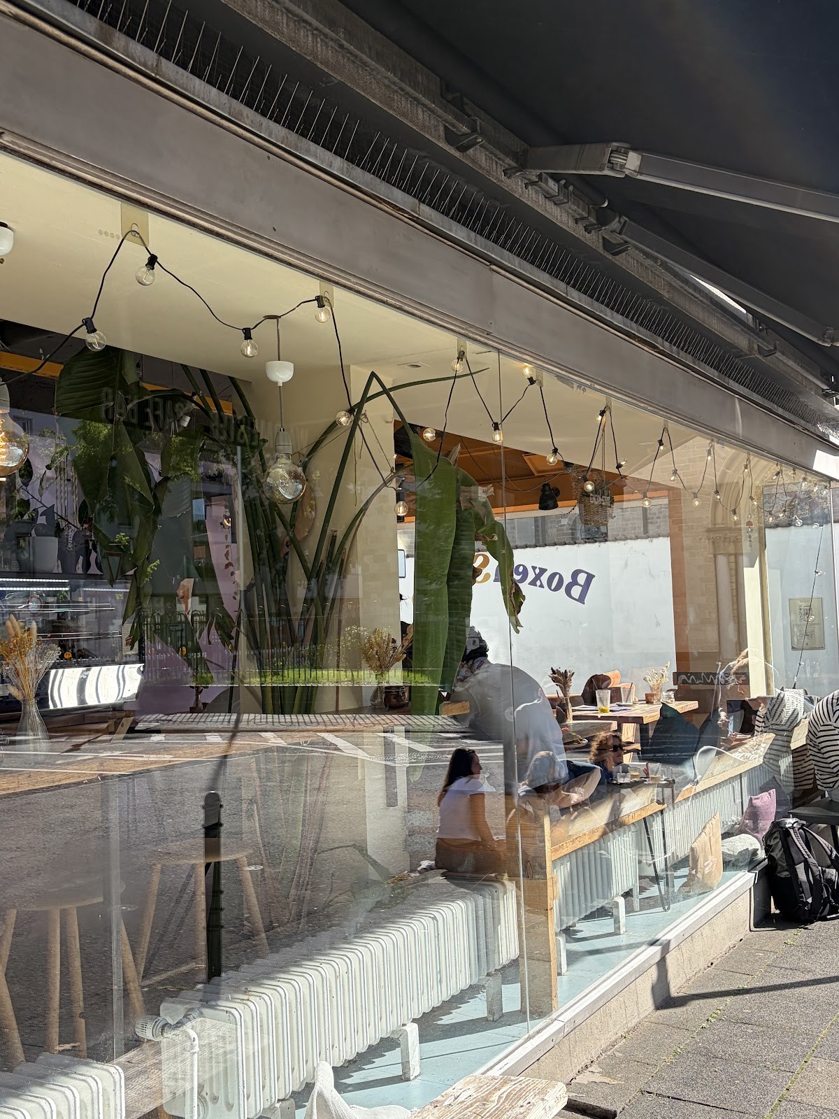 Café Boxenstopp: the place