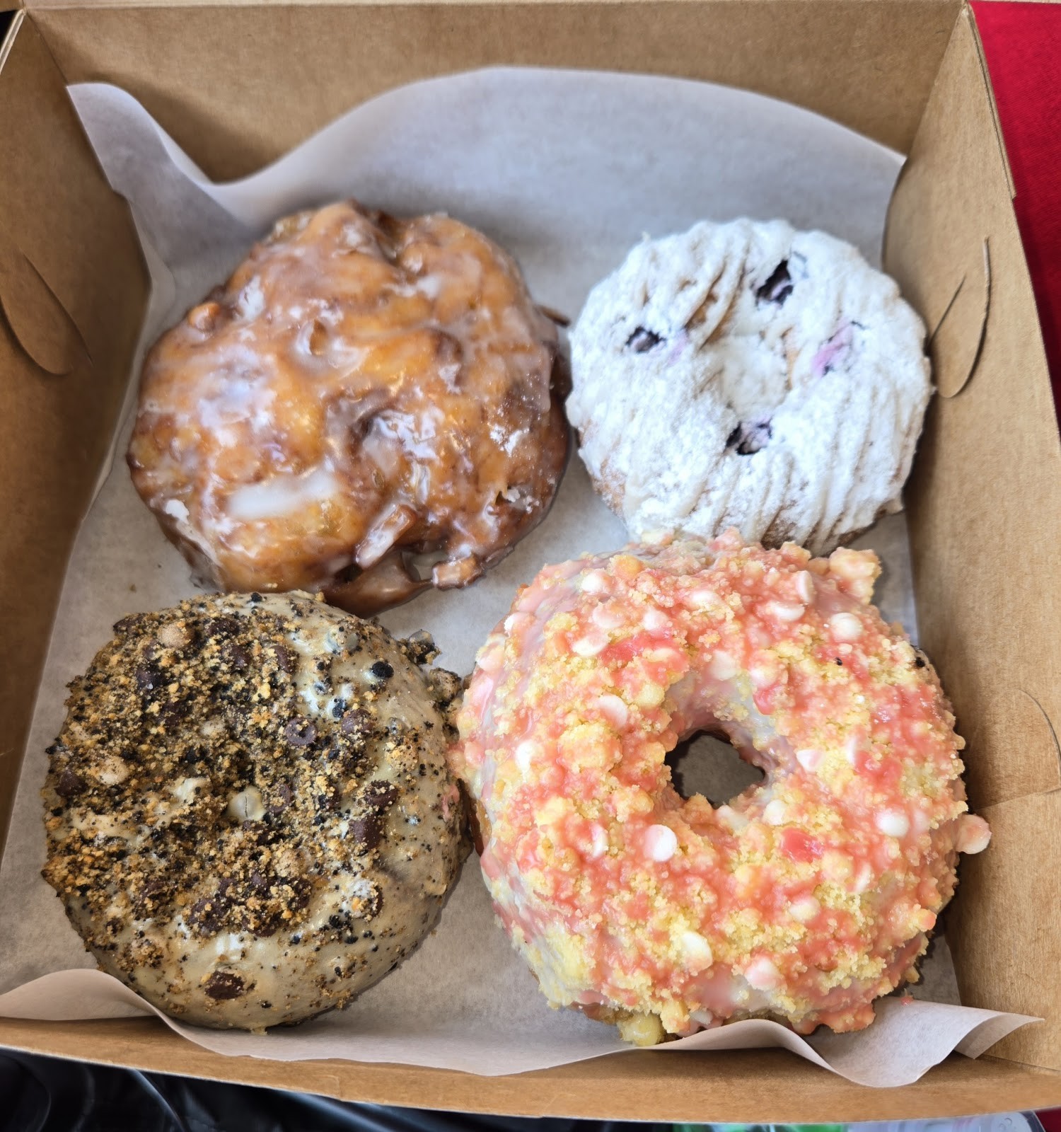 Beacon Doughnuts: food & drinks