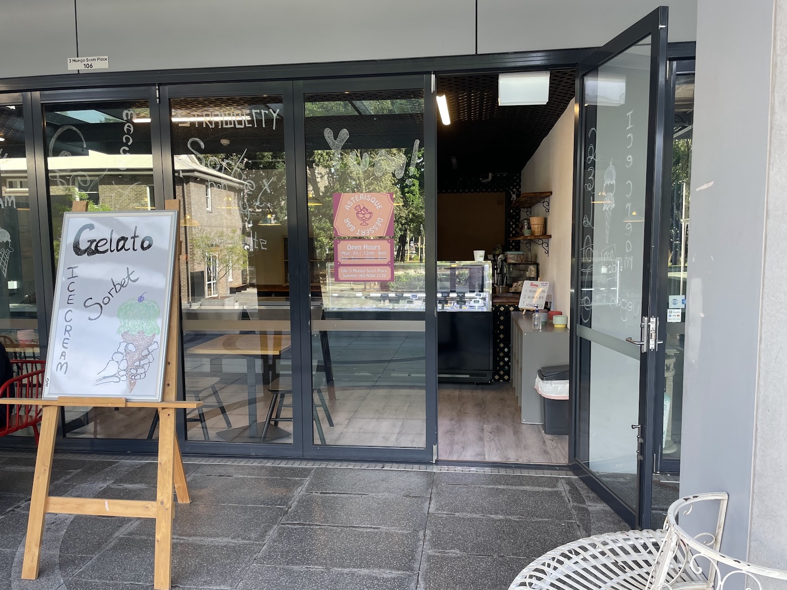 Asterisque Dessert Bar: the place