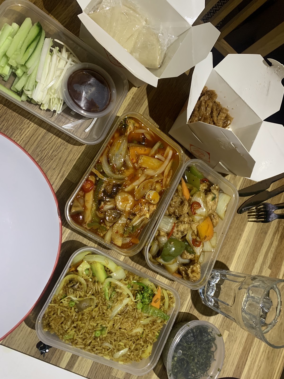 Wawin Vegan Chinese: food & drinks