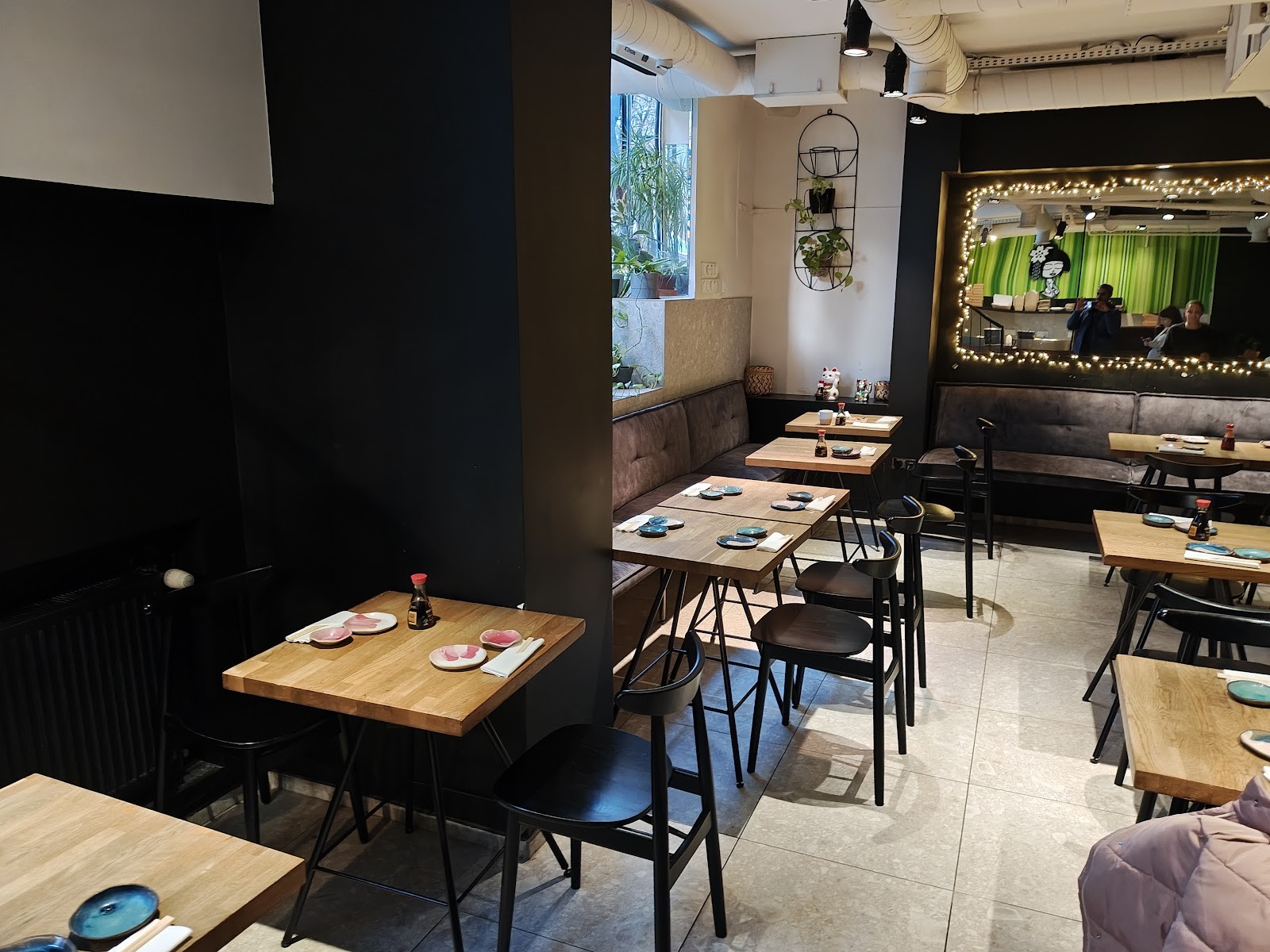 Youmiko Vegan Sushi: the place