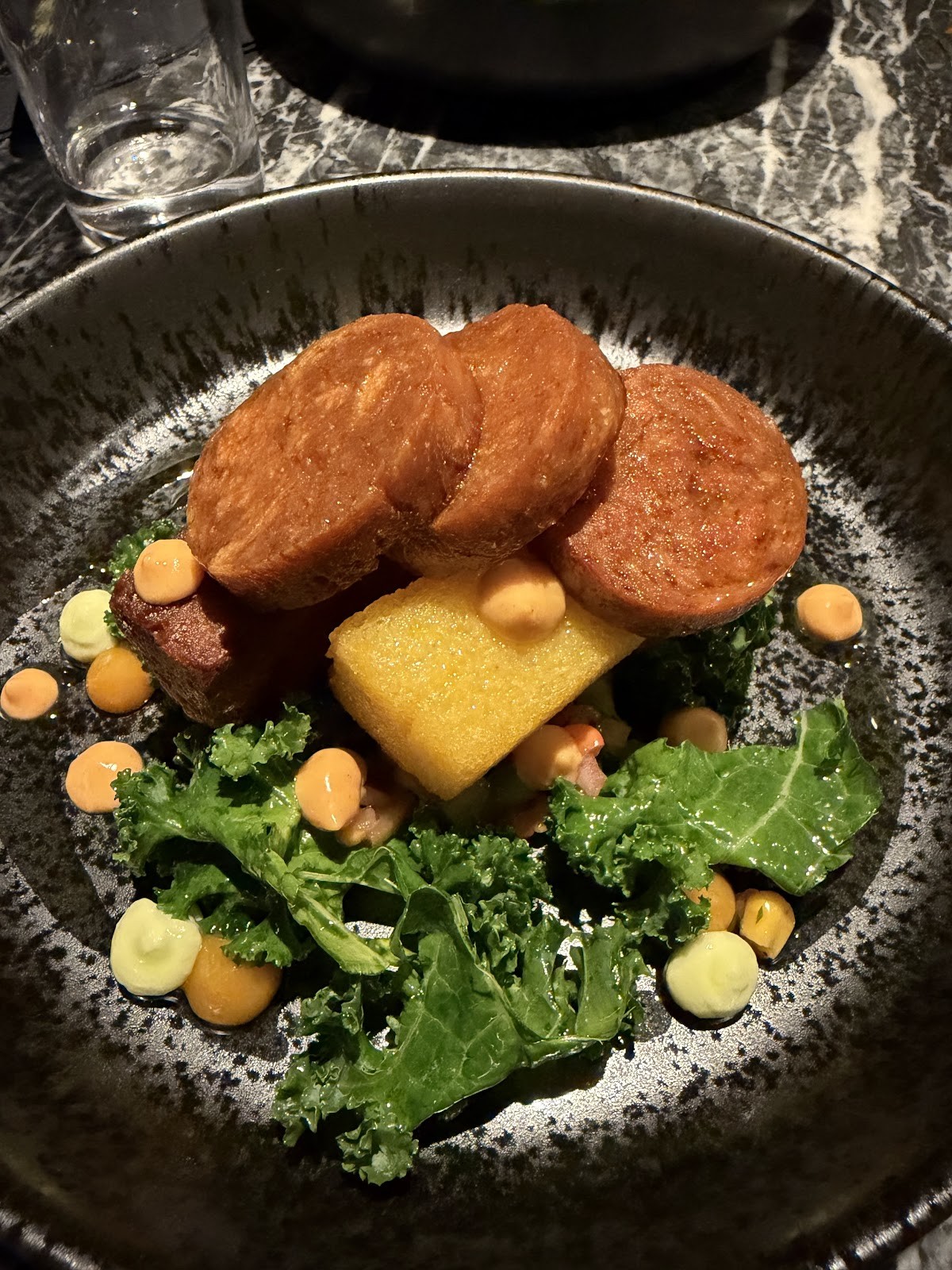 Vaust Bar & Restaurant: food & drinks