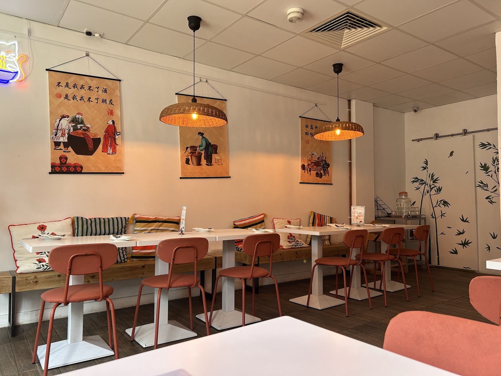Roseto Chinese Bistro: the place