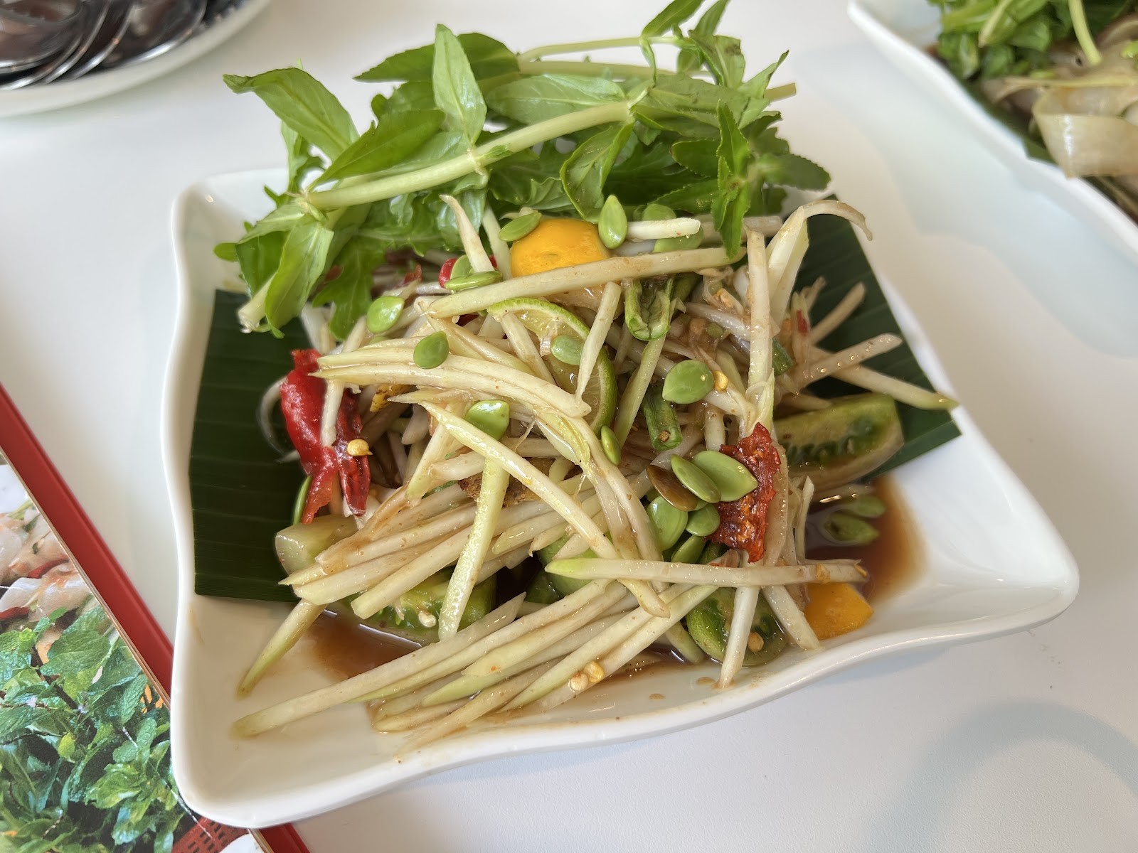 Tammang Sathorn-Charoenraj Isaan Vegan ตำมัง สาทร-เจริญราษฎร์ อีสาน เจ มังสวิรัติ วีแกน: food & drinks