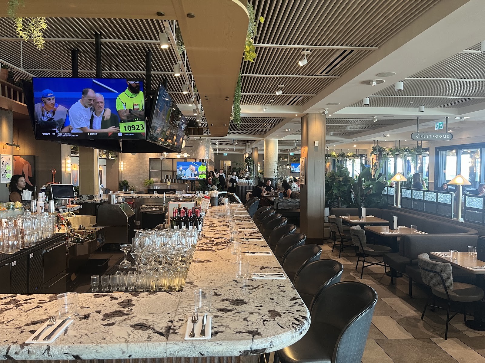 Earls Kitchen + Bar: the place