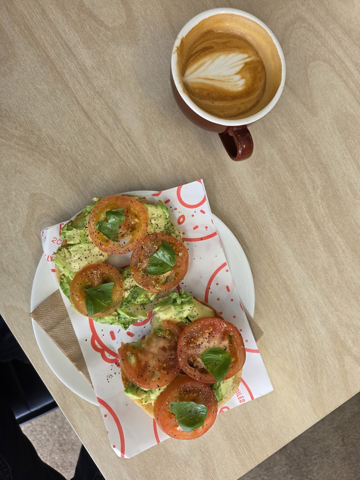 Bagel Love: food & drinks