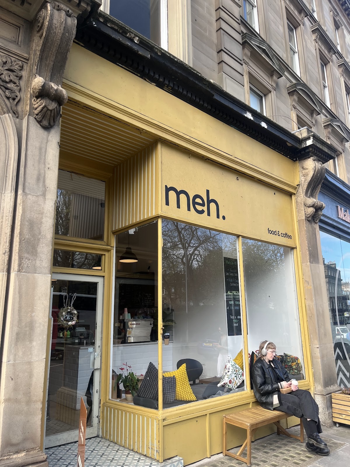 Meh Cafe: the place