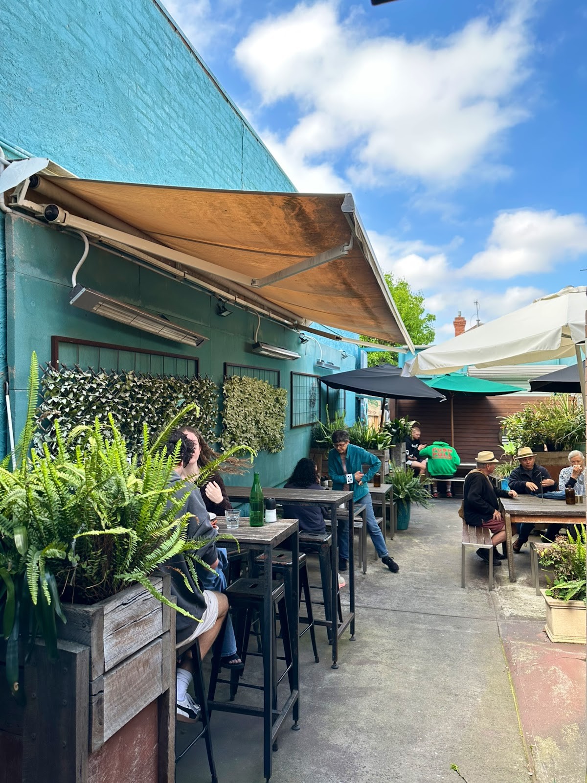 Azul Cafe: the place