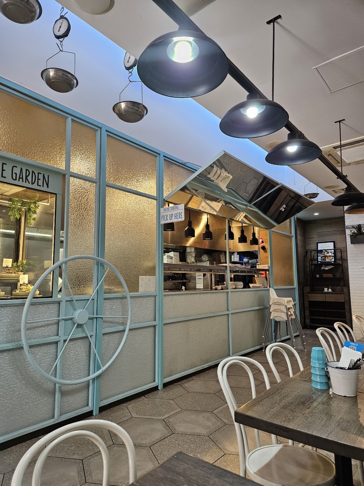 Hunky Dory Fish & Chips Oakleigh: the place