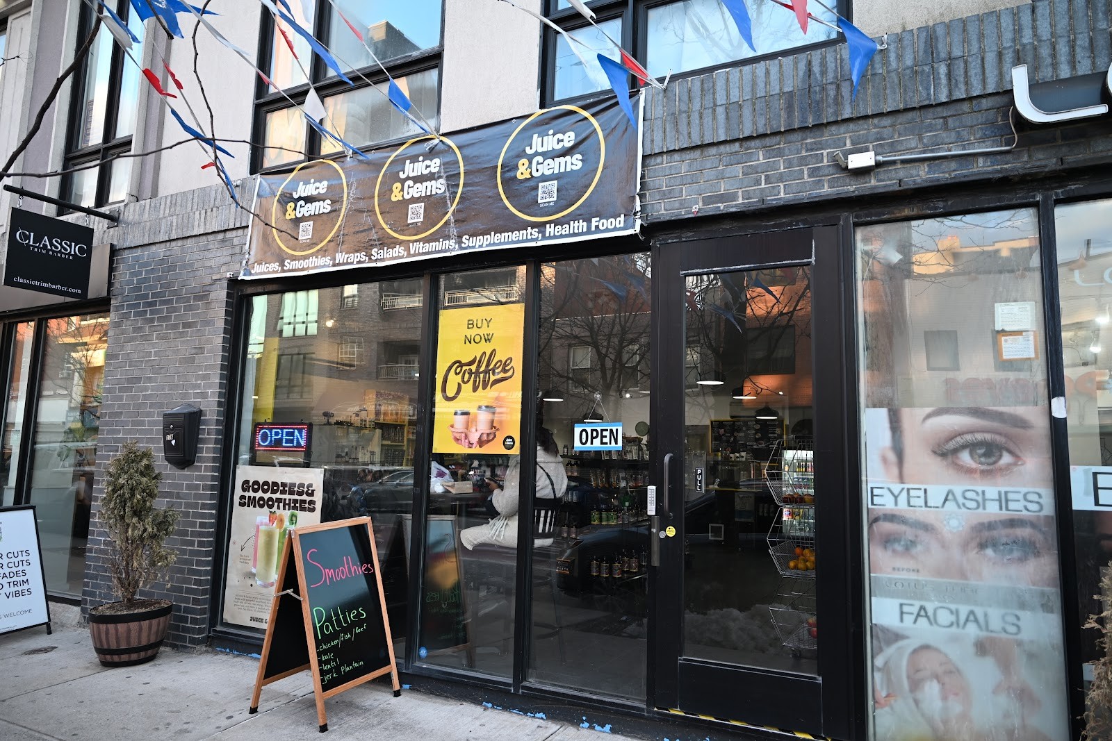 Juice & Gems: the place