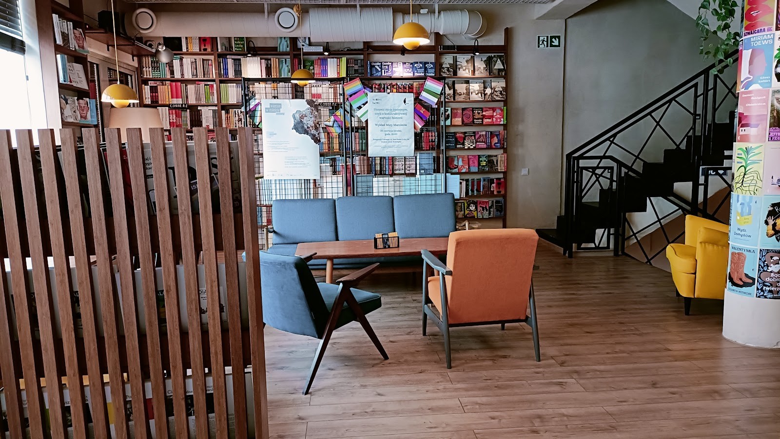 Księgarnia i Kawiarnia Wydawnictwa Czarne: the place