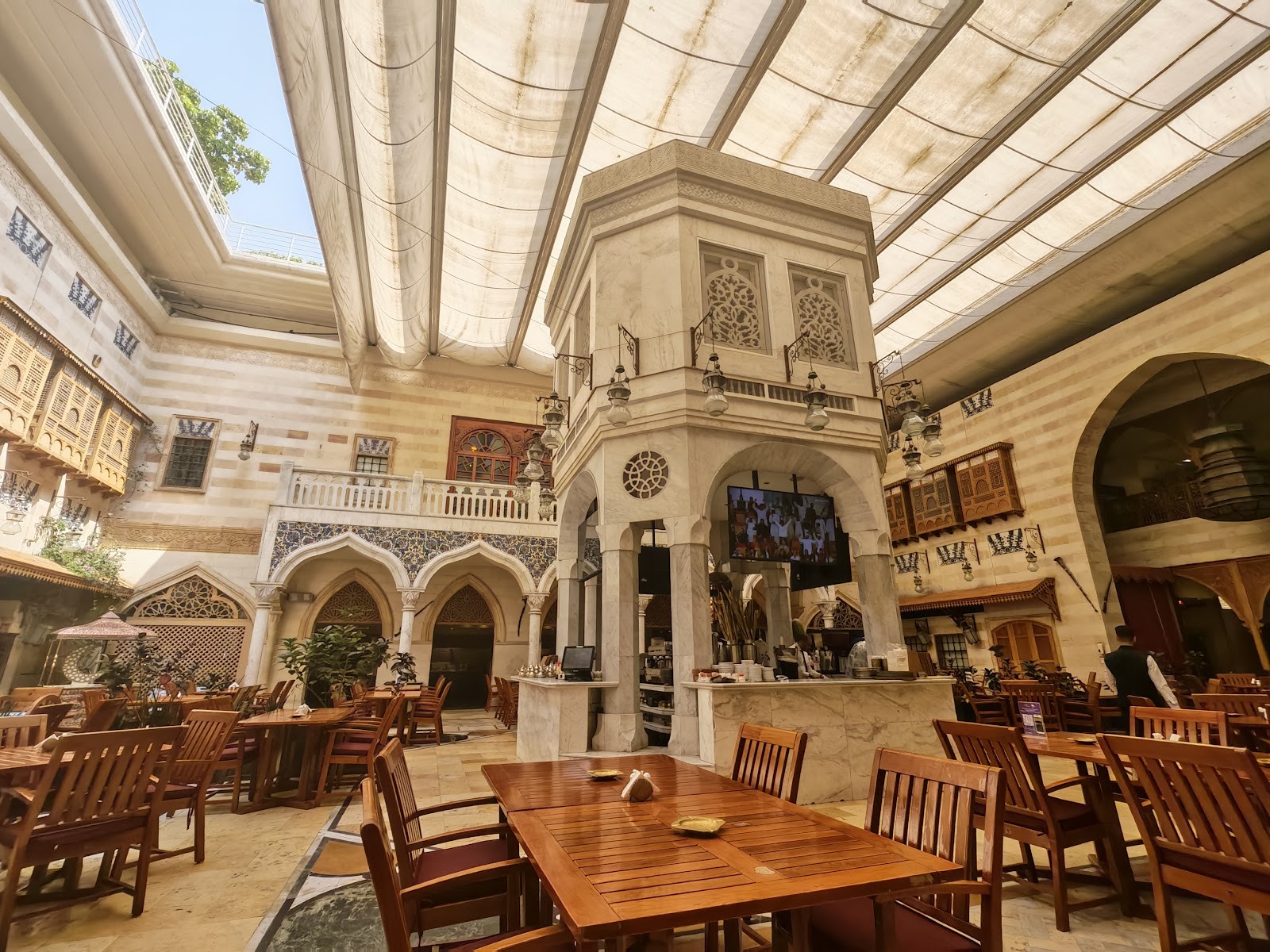Khan Murjan: the place