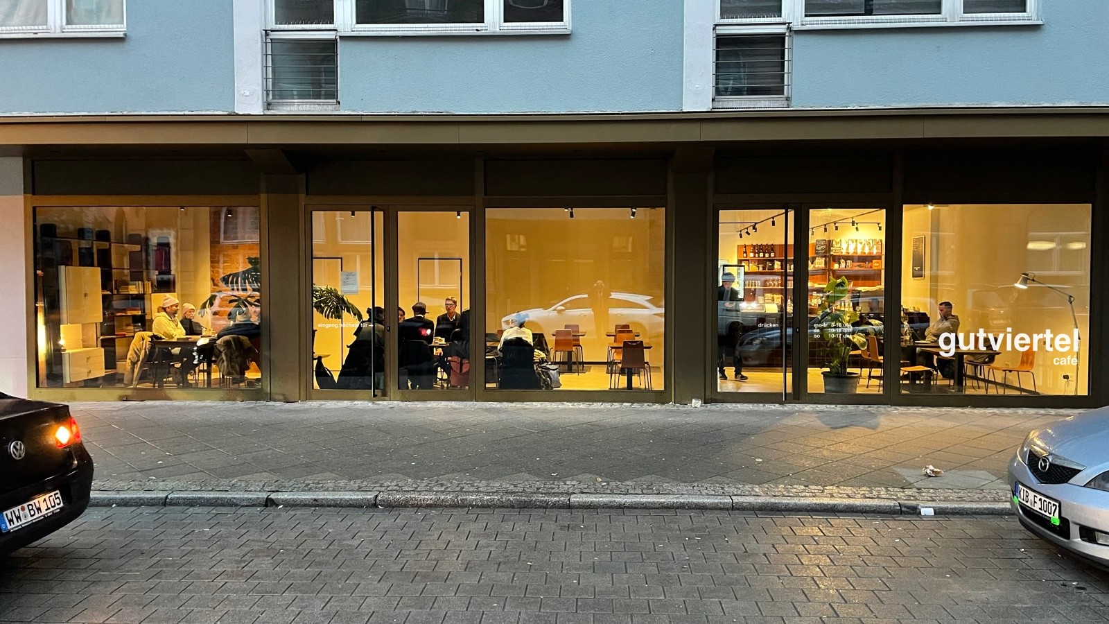gutviertel: the place