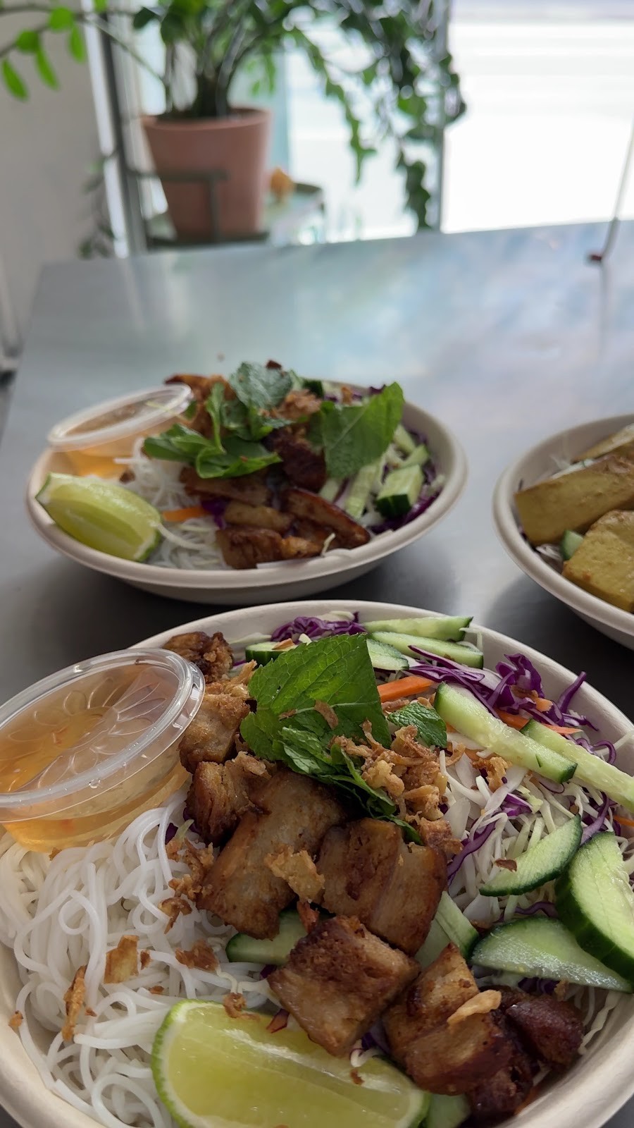 Ashoka Vegi – Vietnamesisches veganes Restaurant & Take Away Zürich 6: food & drinks