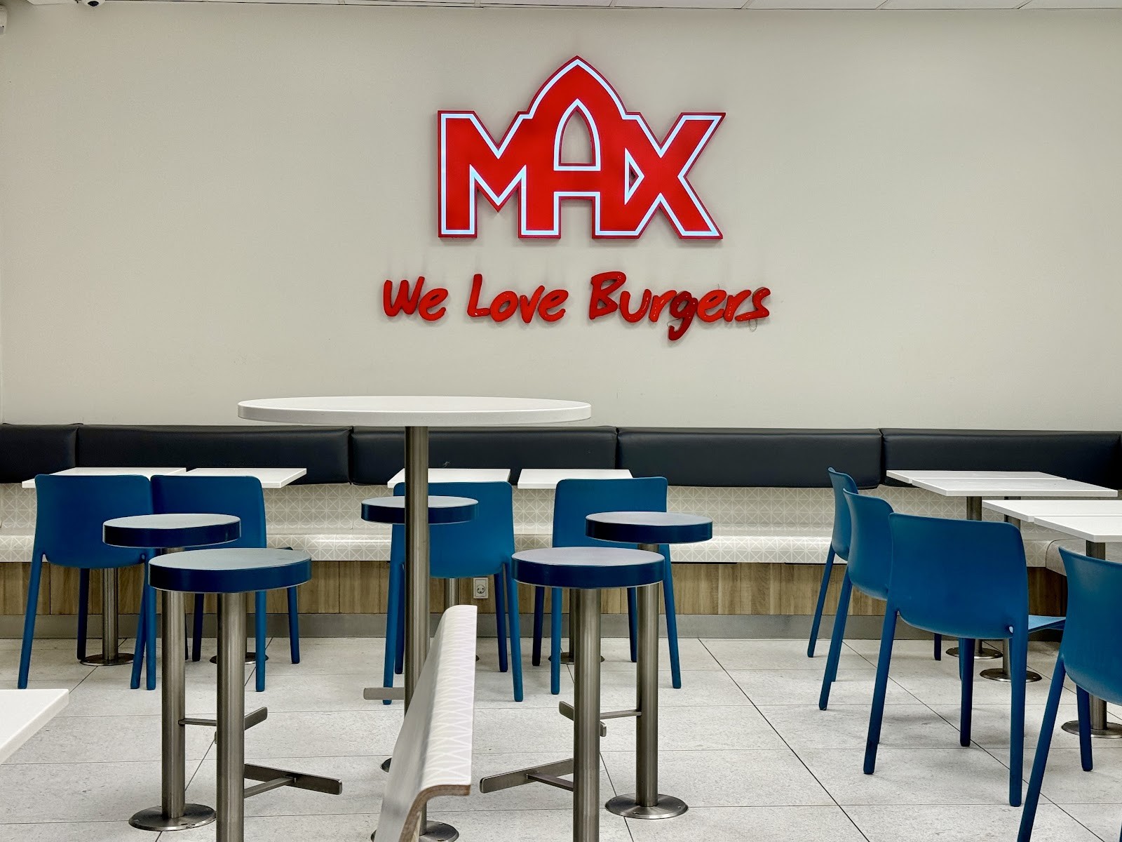 MAX Burgers: the place