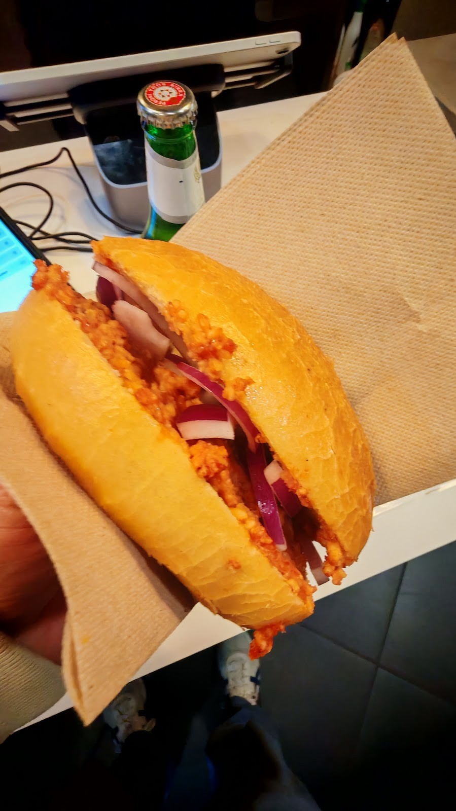 Die Vegane Fleischerei Köln - Lebensmittelhandel mit Frischetheke und Imbiss, Catering: food & drinks