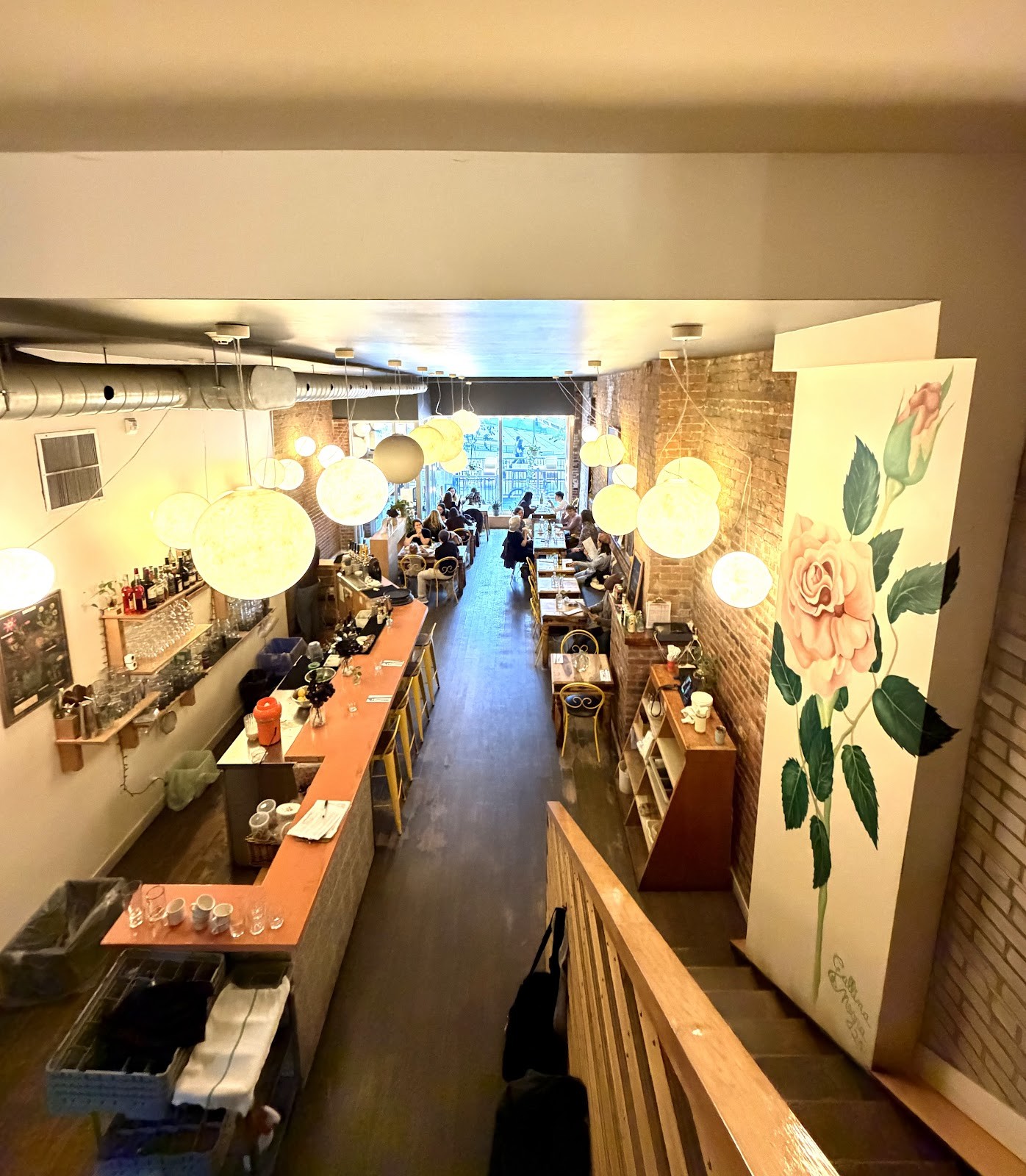 Lola Rosa Place-des-Arts: the place