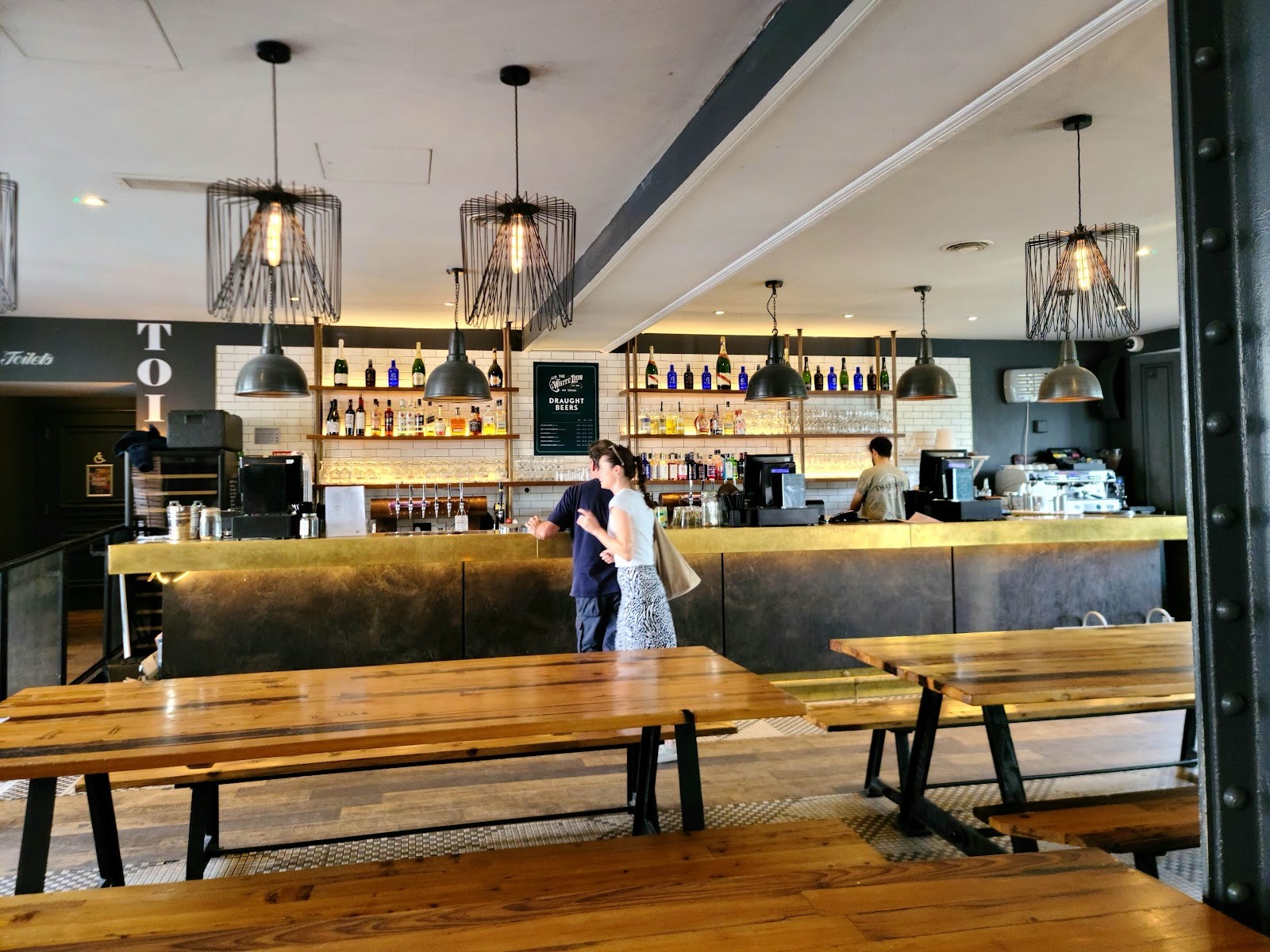 The White Lion: the place