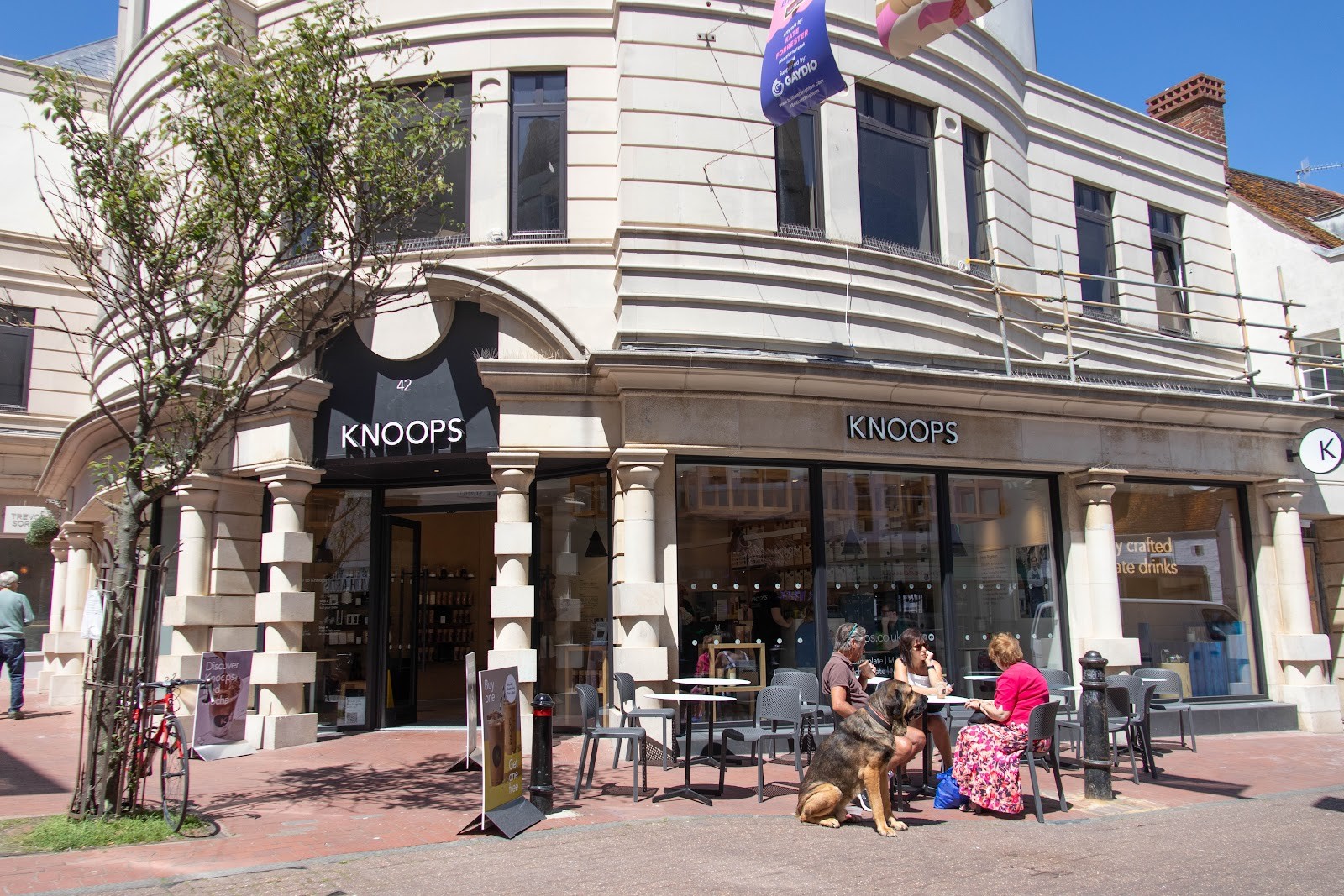 Knoops: the place