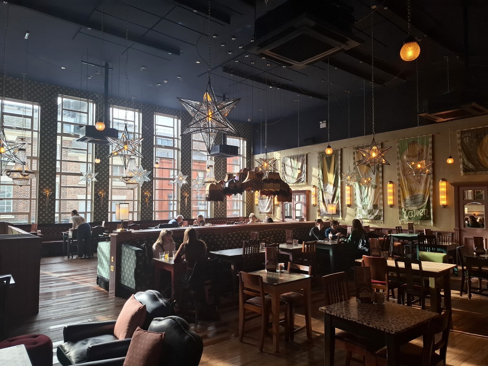 Deco Lounge: the place