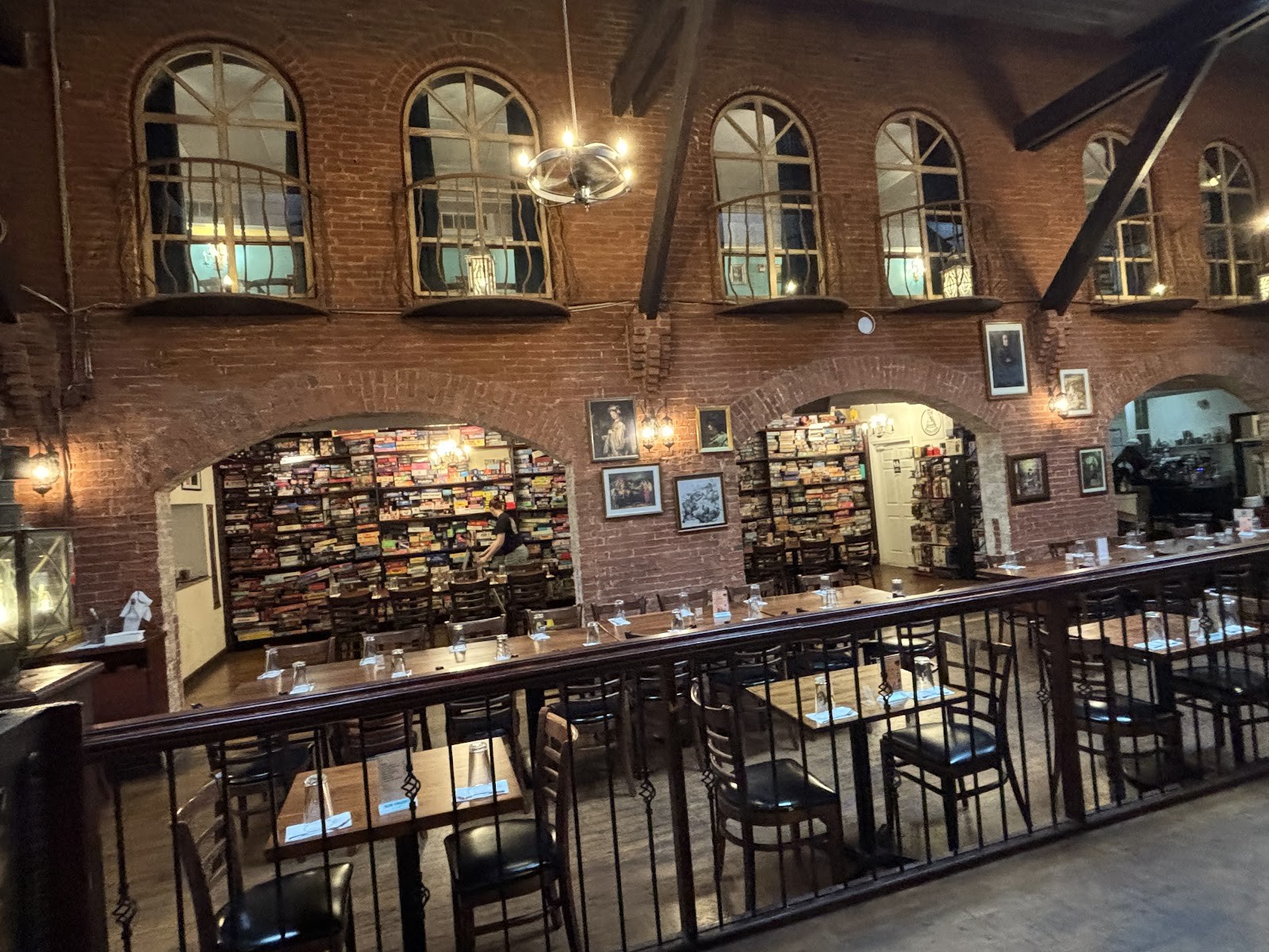 Queen & Rook: the place