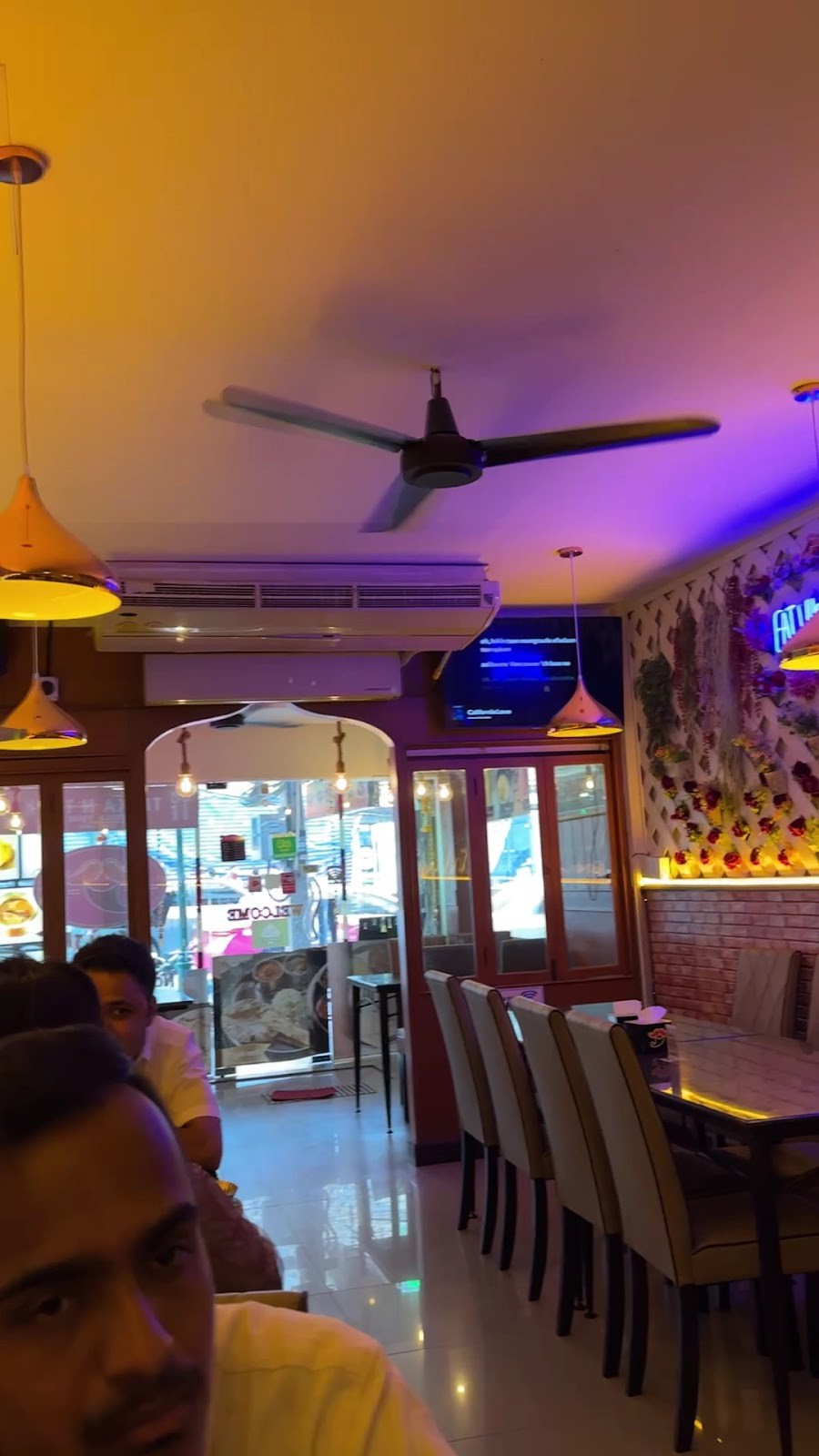 Tikka N Talk Indian Restaurant: the place