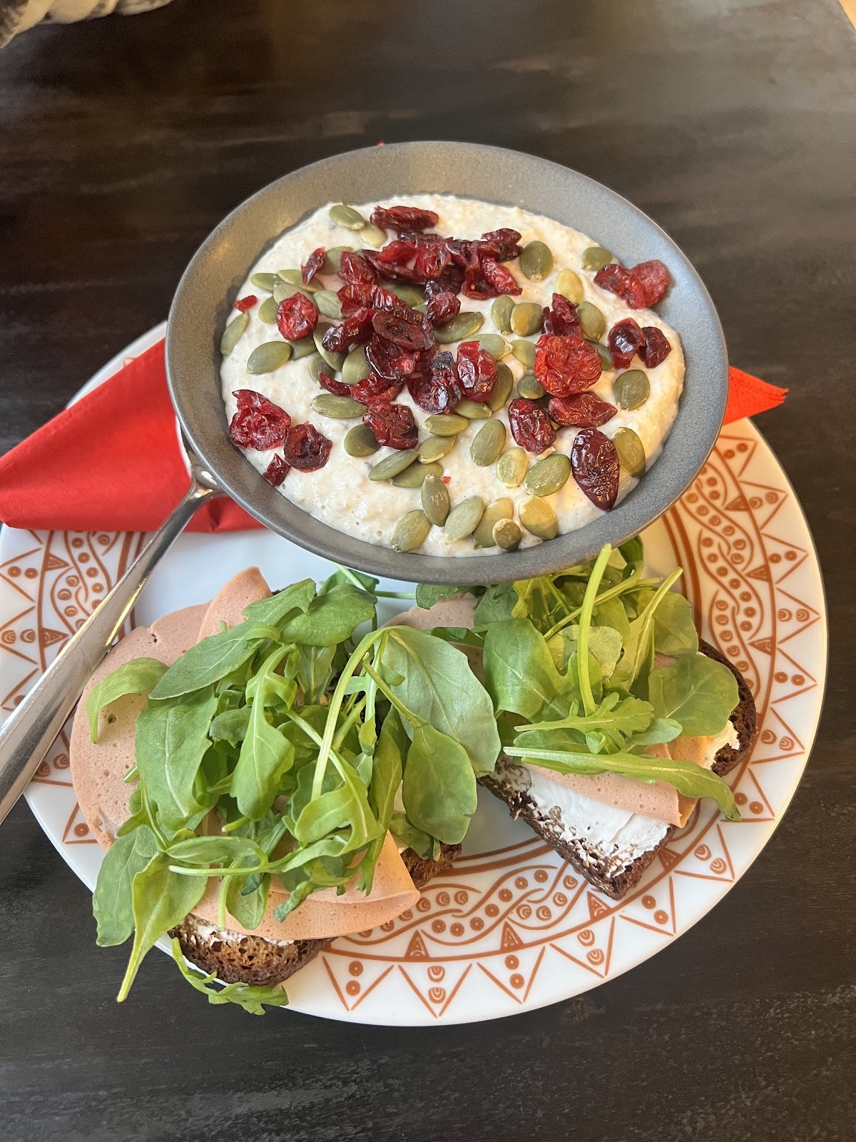 Encanto Art Cafe: food & drinks