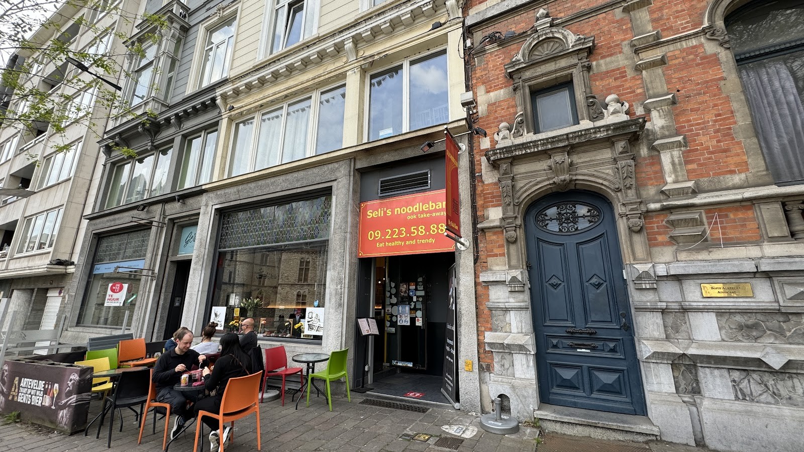 Seli's Noodlebar: the place