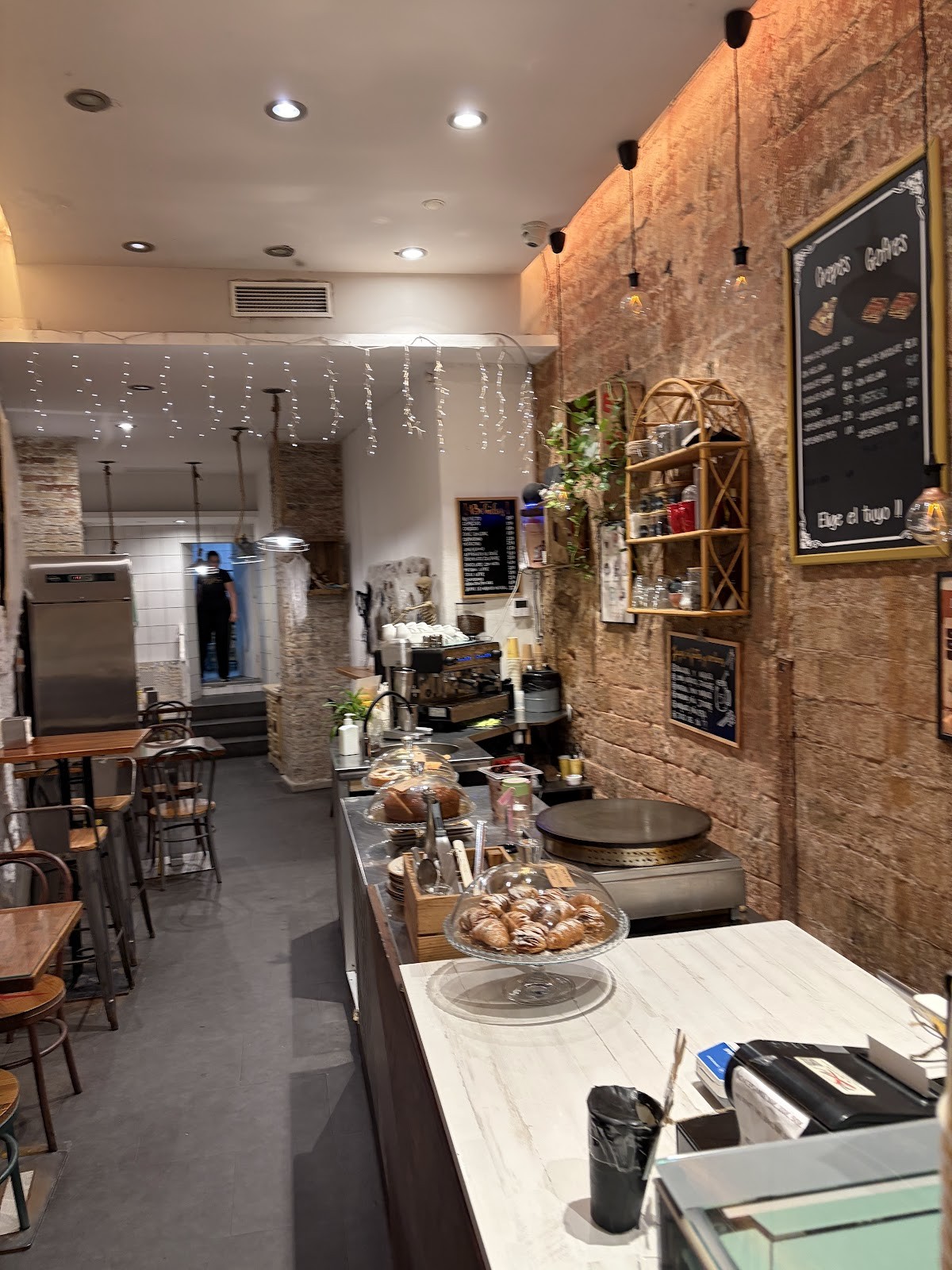 Oggi: the place