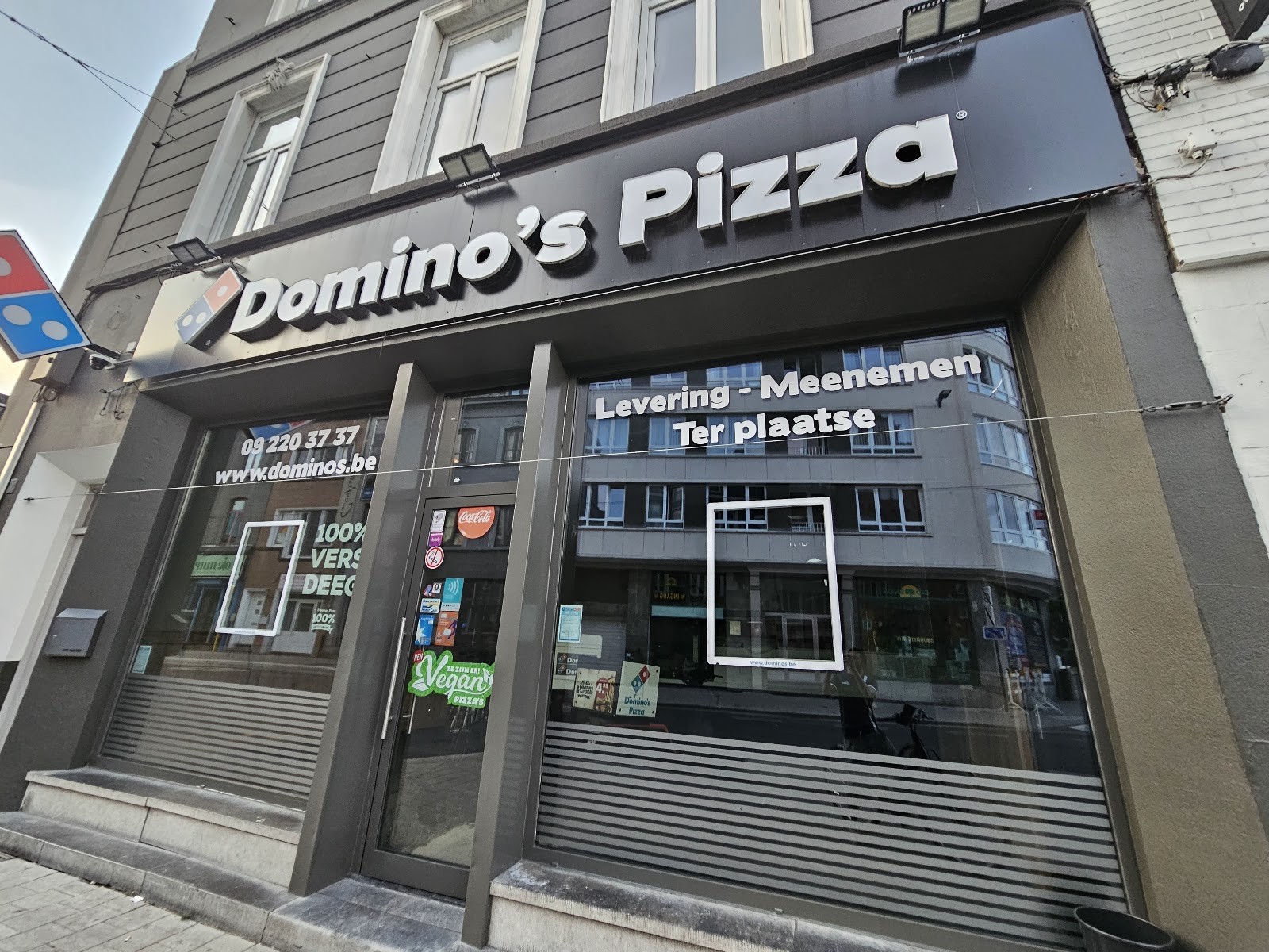 Domino's Pizza 🍕: the place