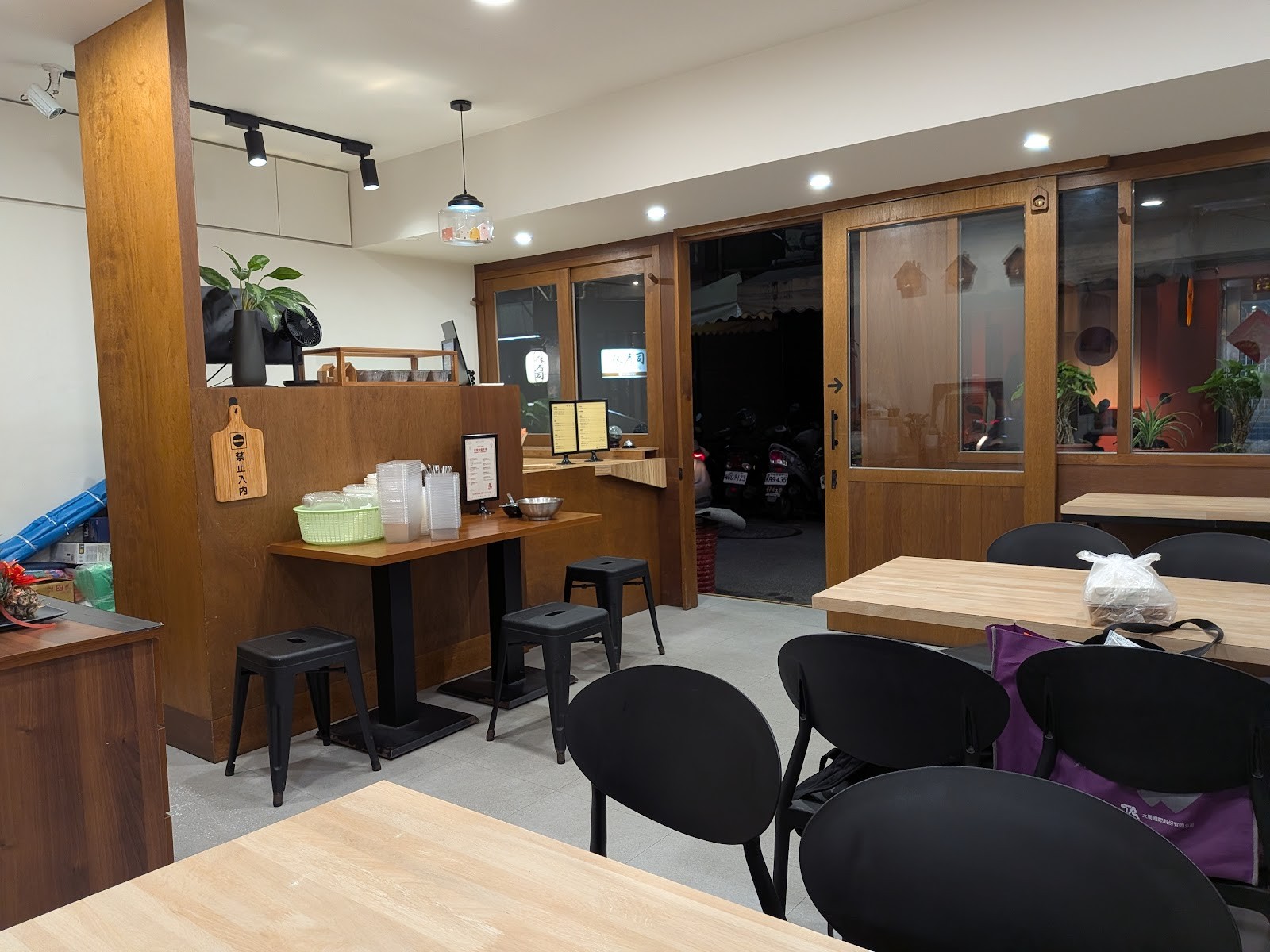 Vegetarian Seeds 禾苗素食: the place