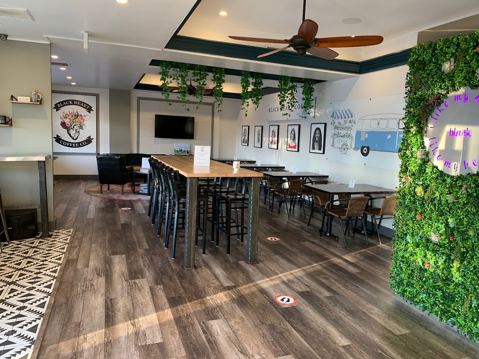 Black Heart Coffee Co.: the place