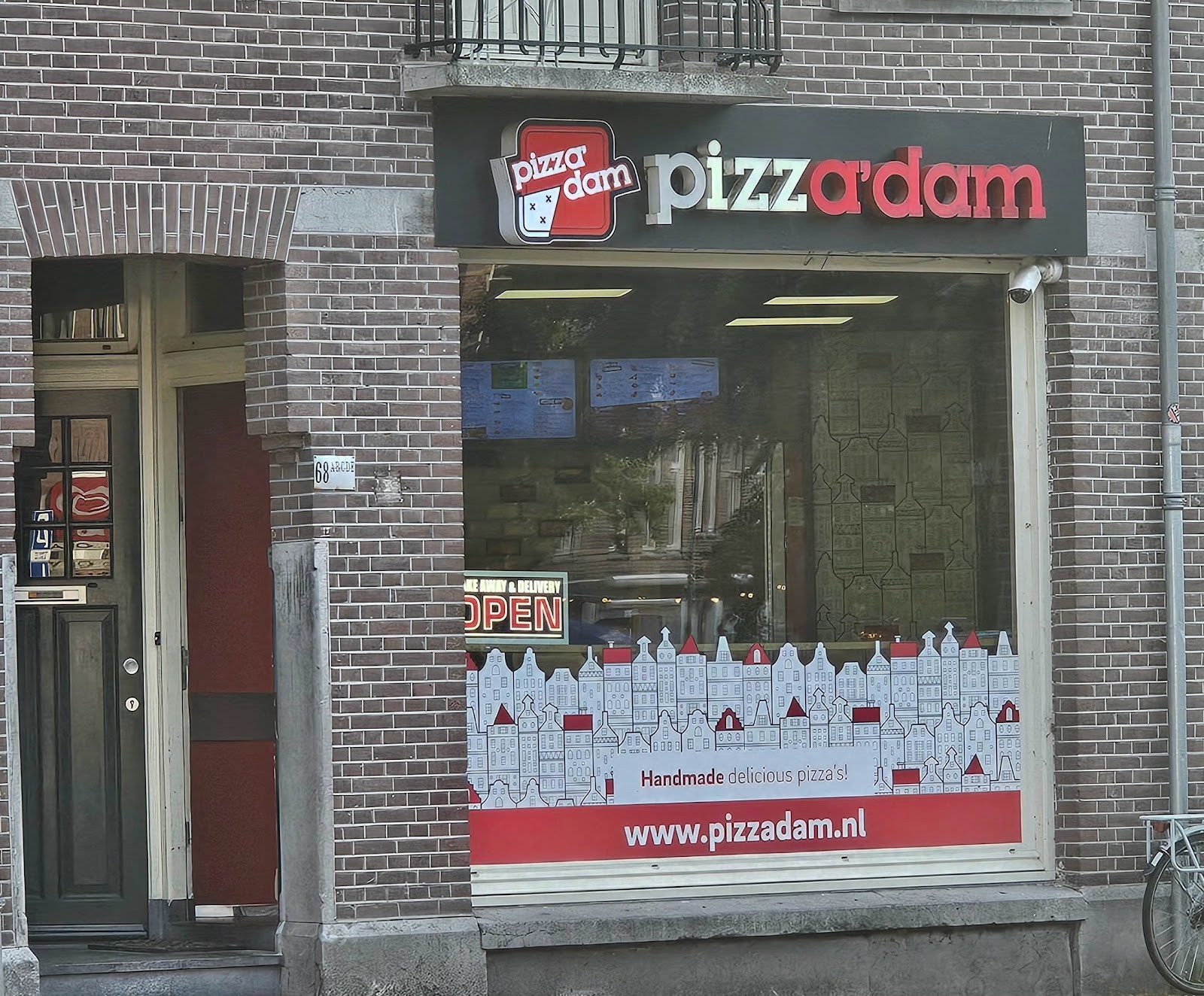 Pizzadam Amsterdam Oost: the place