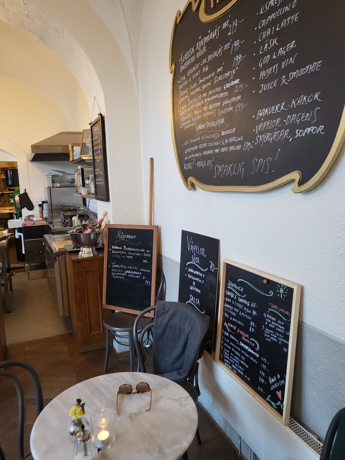 Arturs Kafé: the place