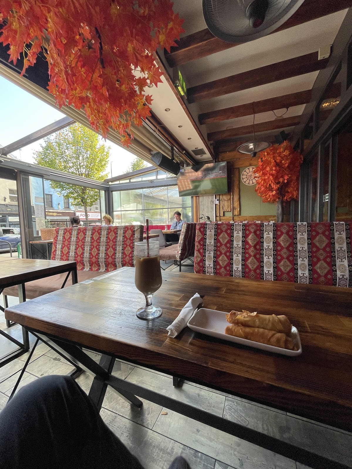 Ezo Cafe Lounge: the place