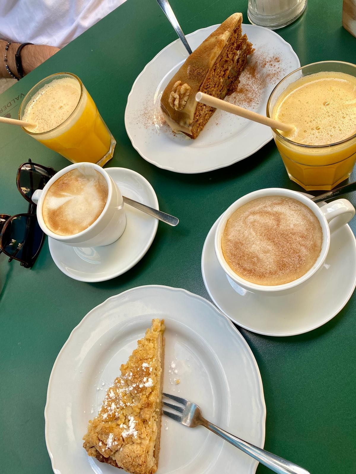 Café Madrigal: food & drinks