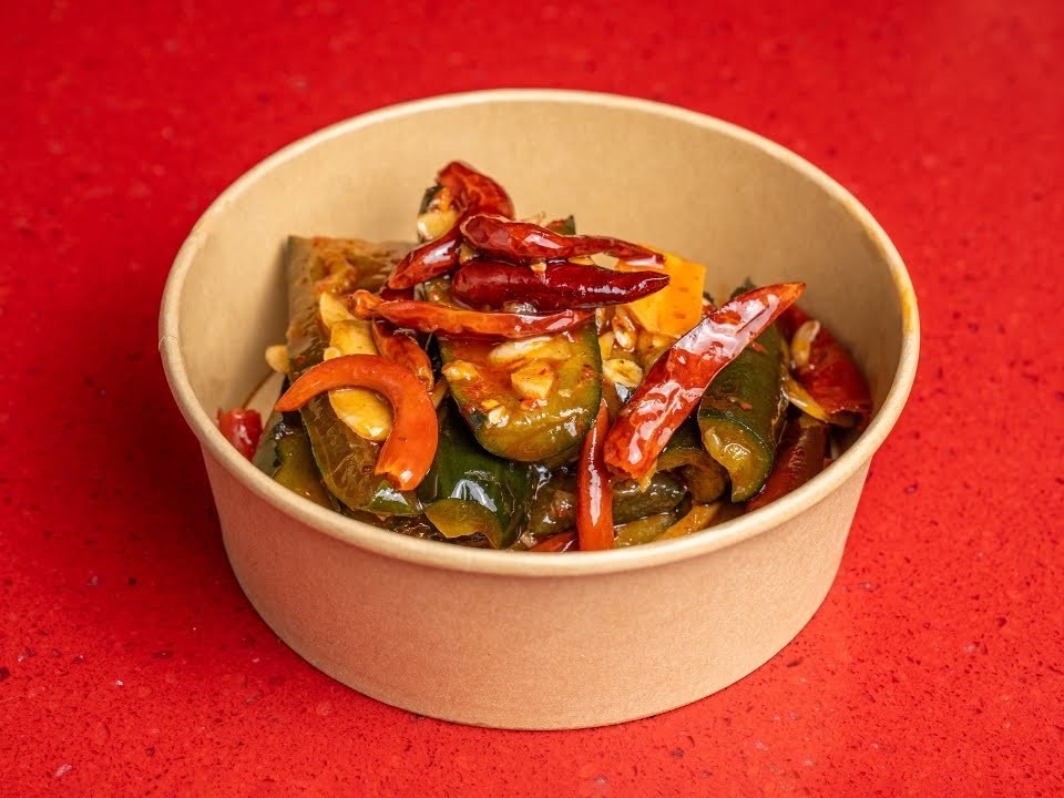 Very Fresh Noodles: food & drinks
