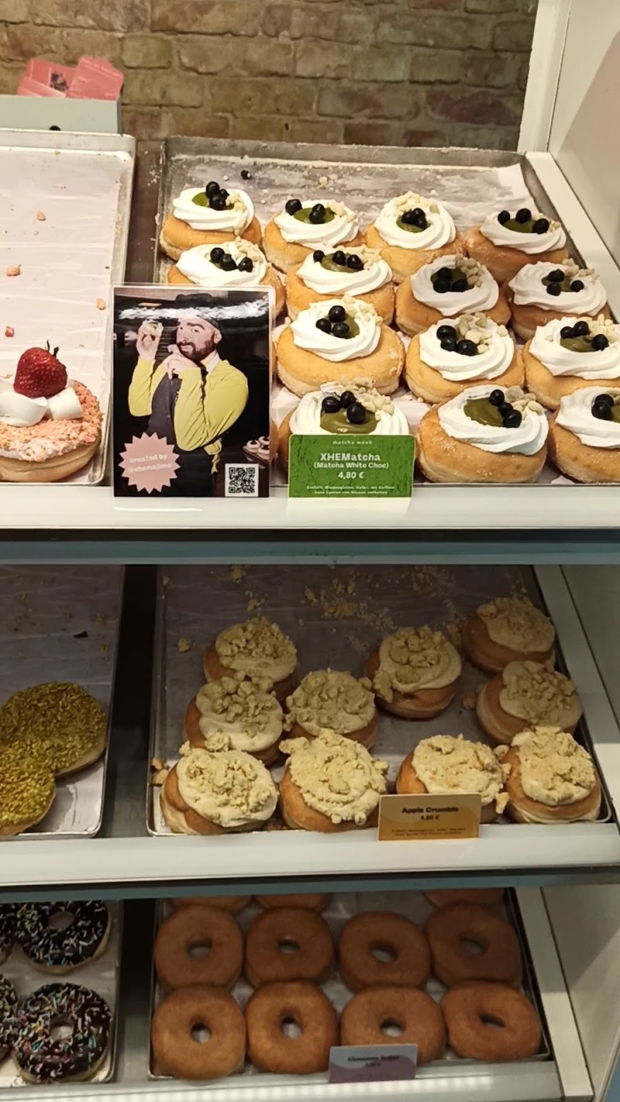 Brammibal's Donuts: food & drinks