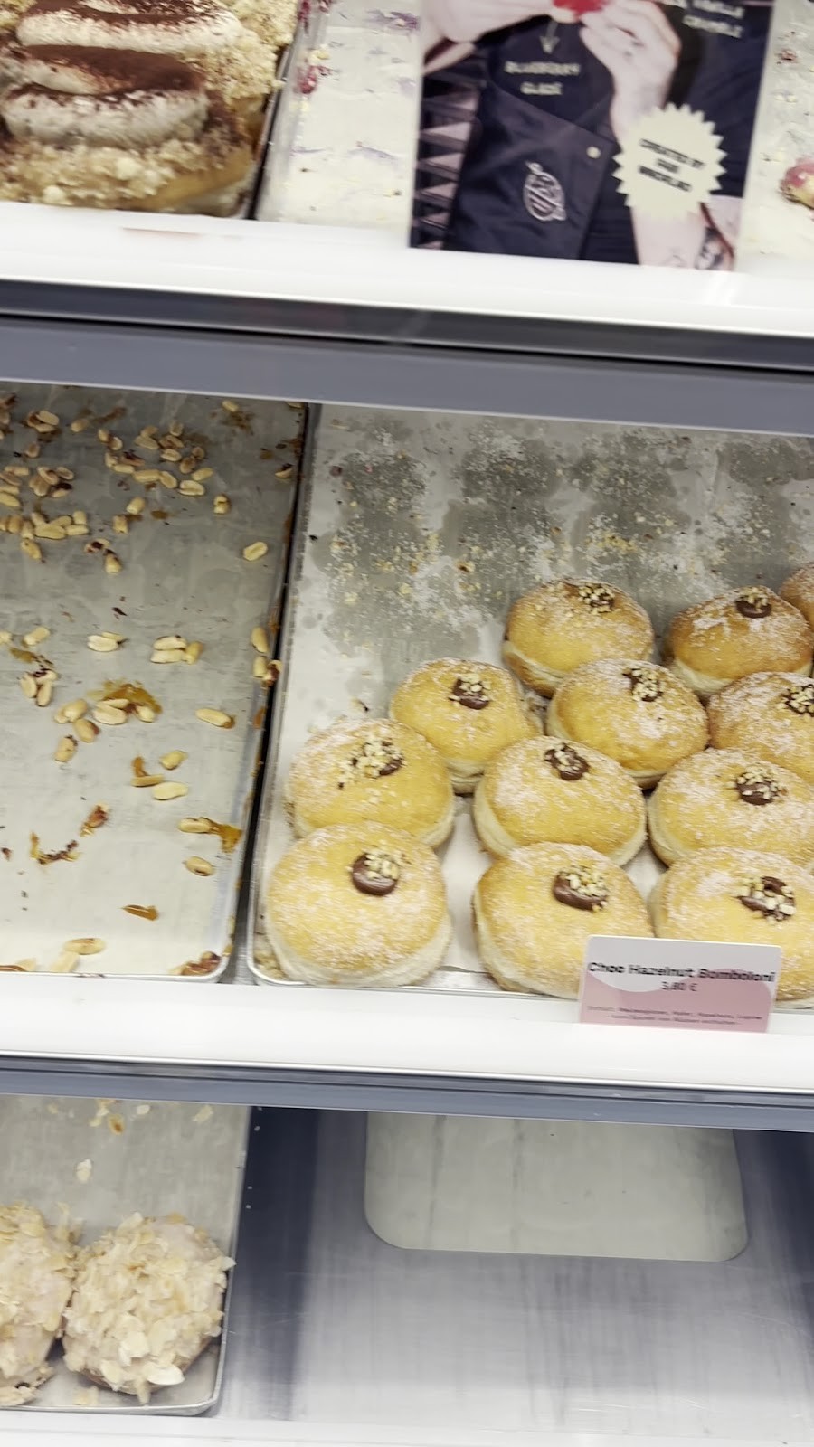 Brammibal's Donuts: food & drinks