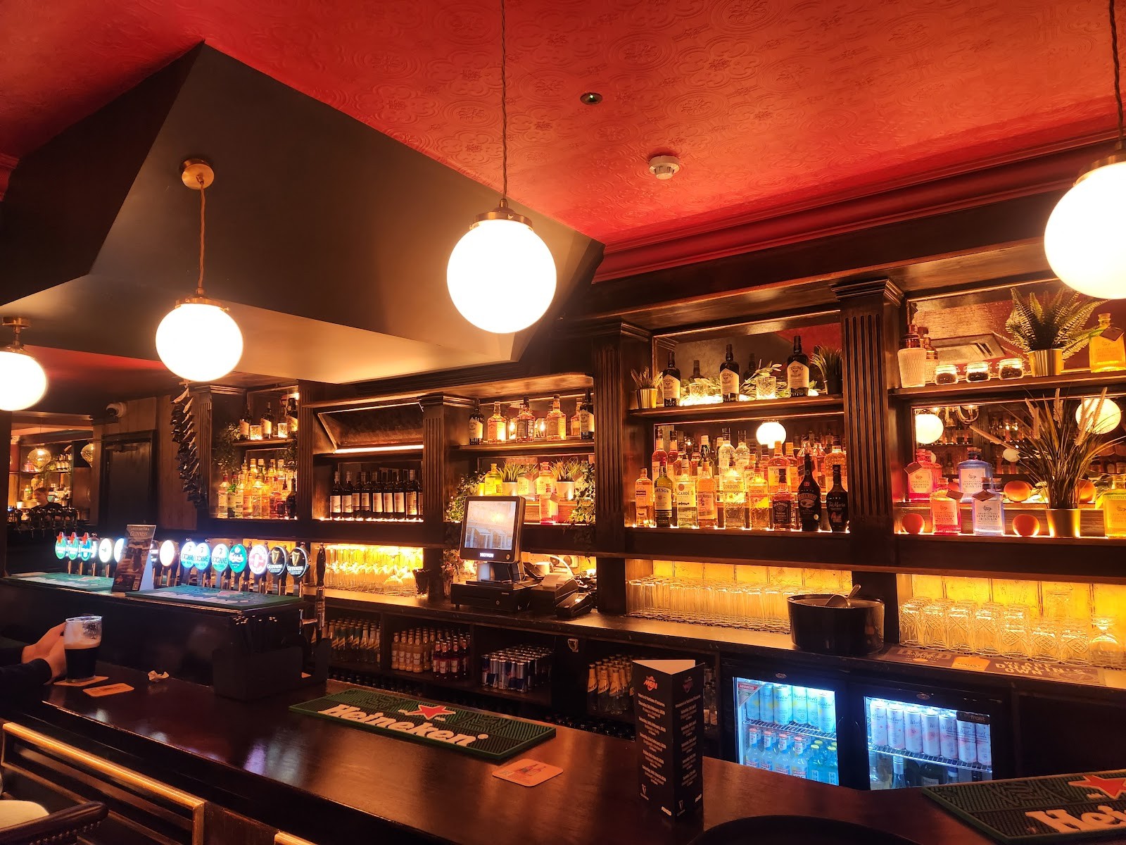 The Ivy House Bar & Restaurant: the place