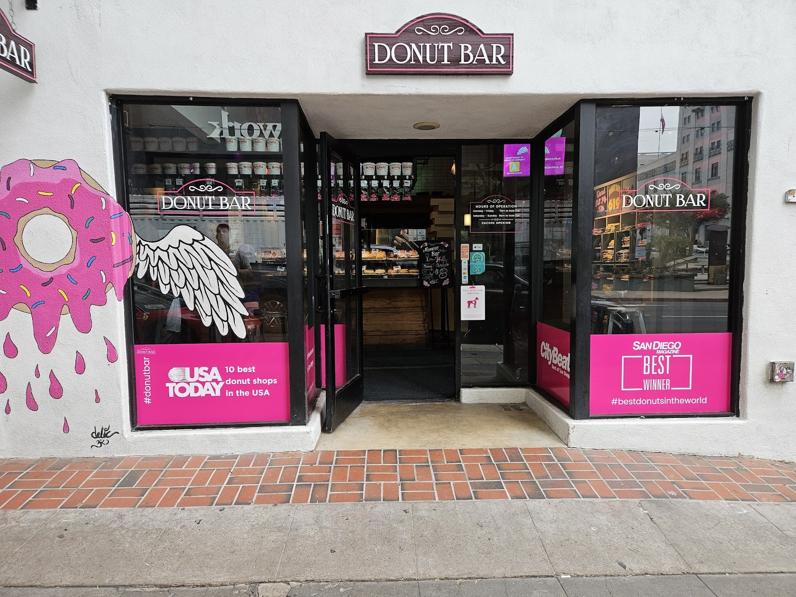 Donut Bar & Bakery: the place