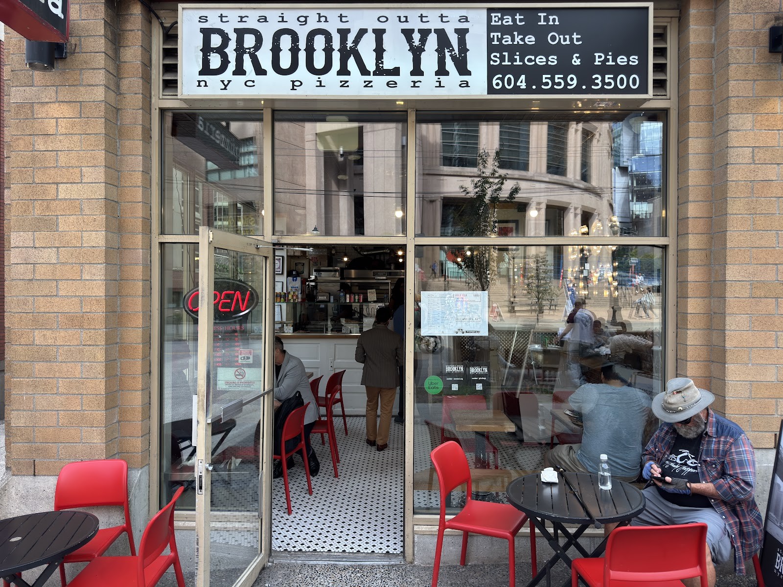 Straight Brooklyn Pizza: the place
