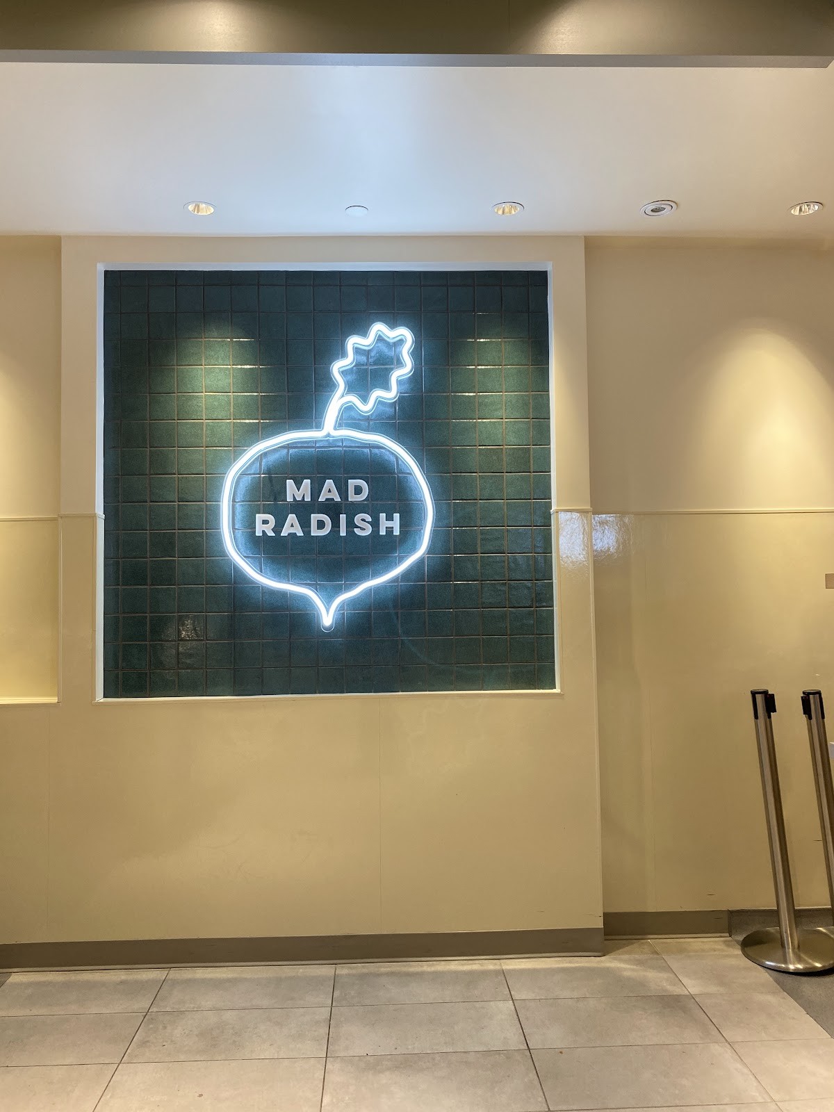 Mad Radish l Healthy Restaurant & Catering: the place