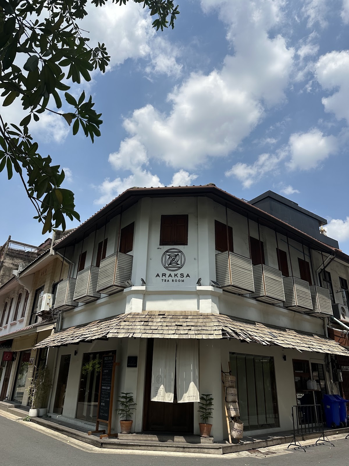 Araksa Tea Room Bangkok: the place