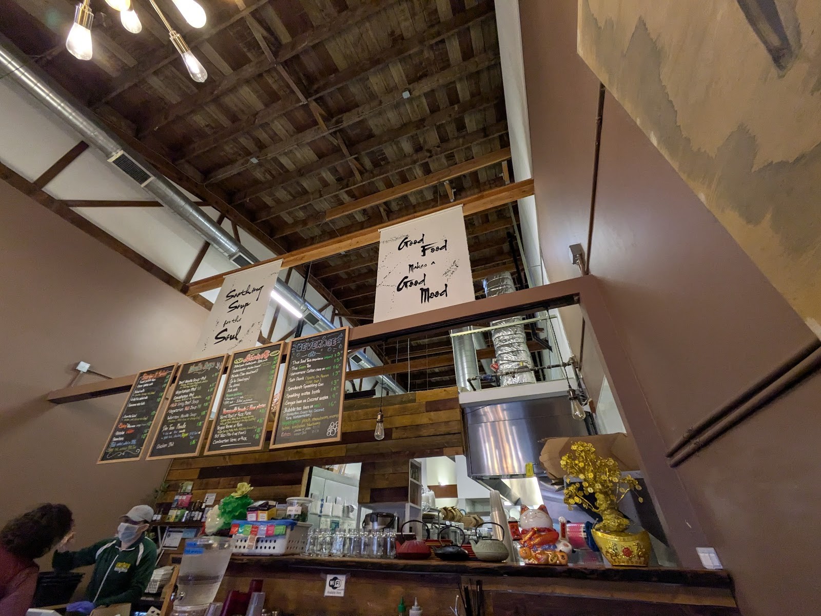 XinhXinh Vietnamese Bistro: the place