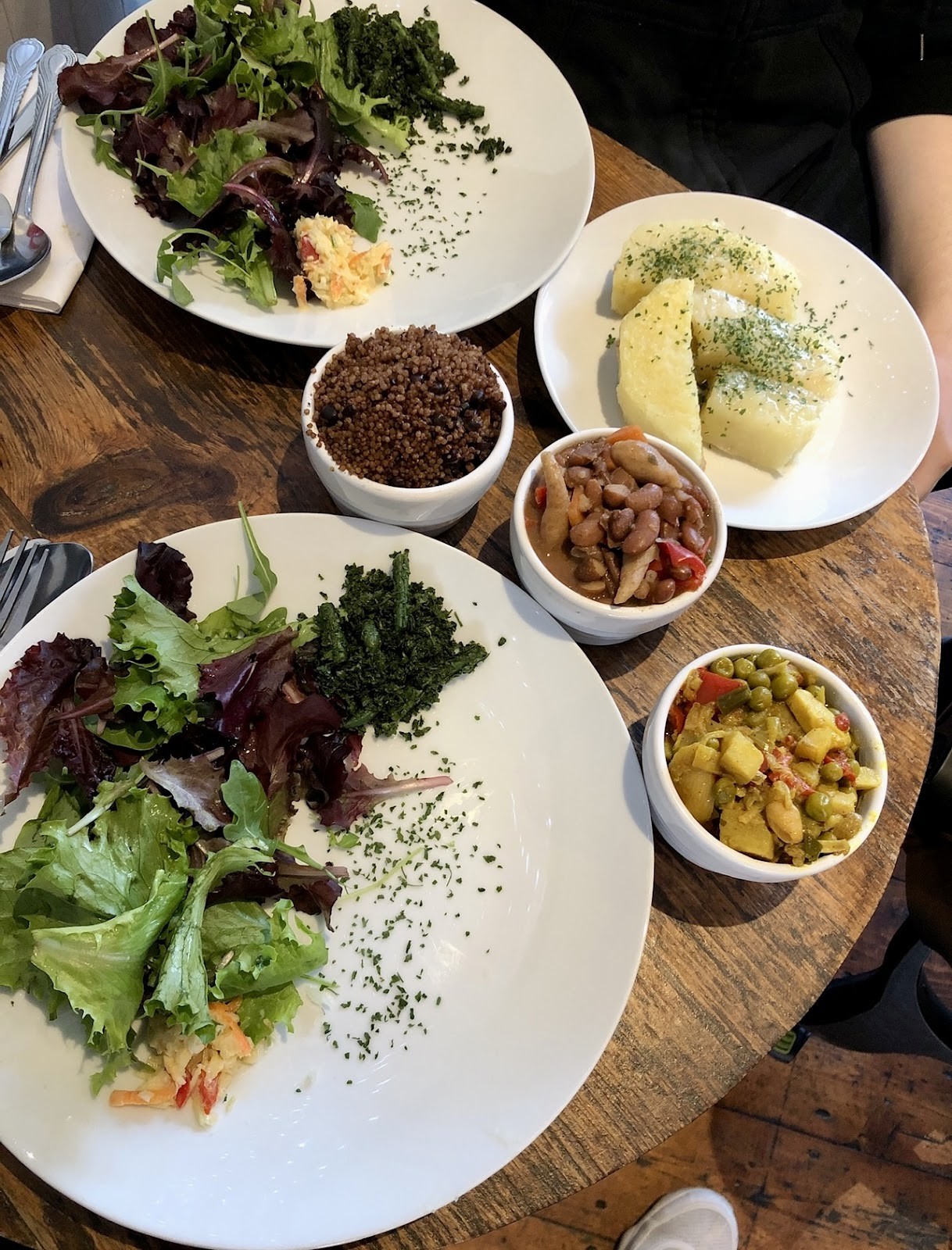 All Nations Vegan House: food & drinks