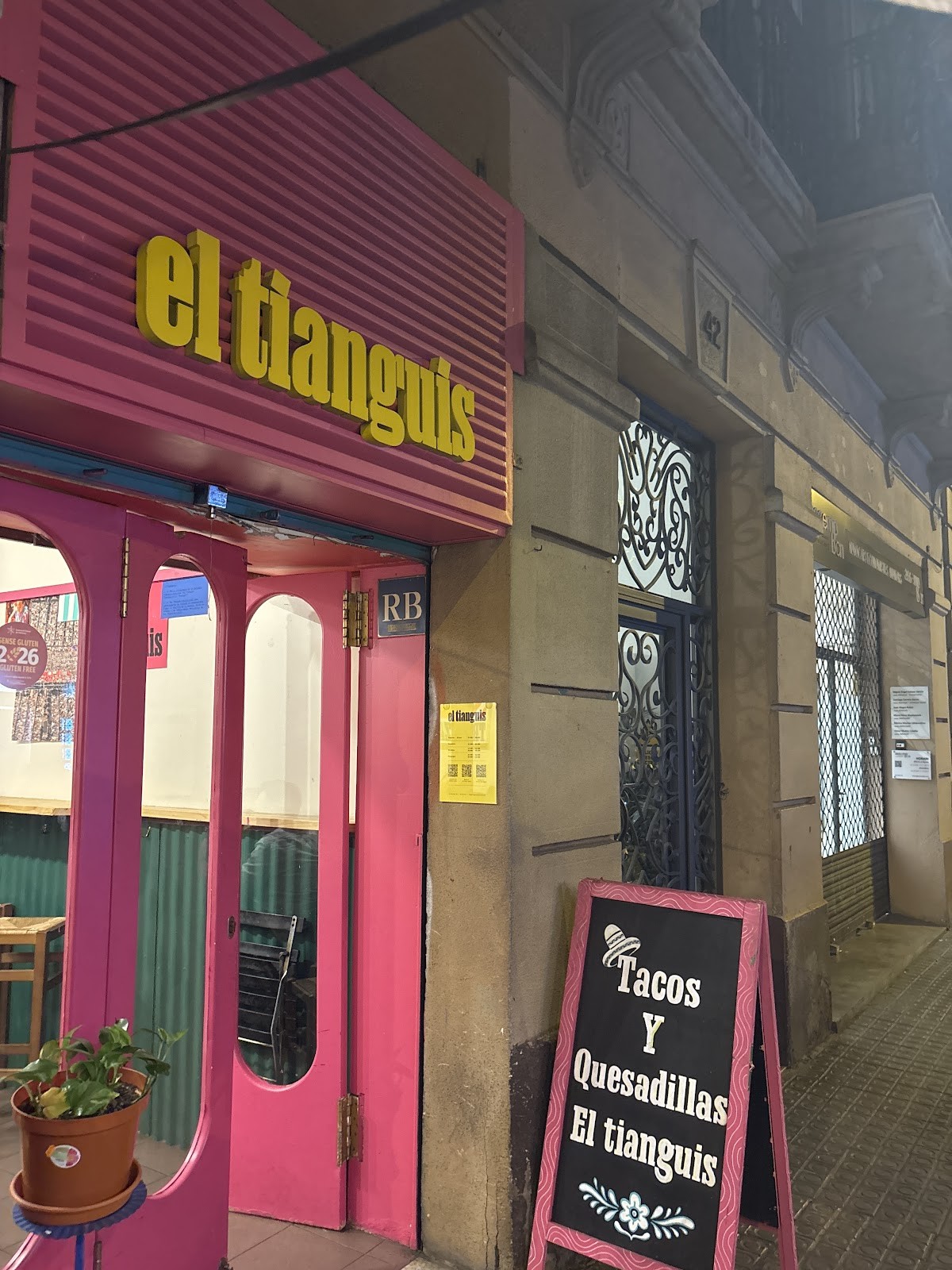 El Tianguis: the place
