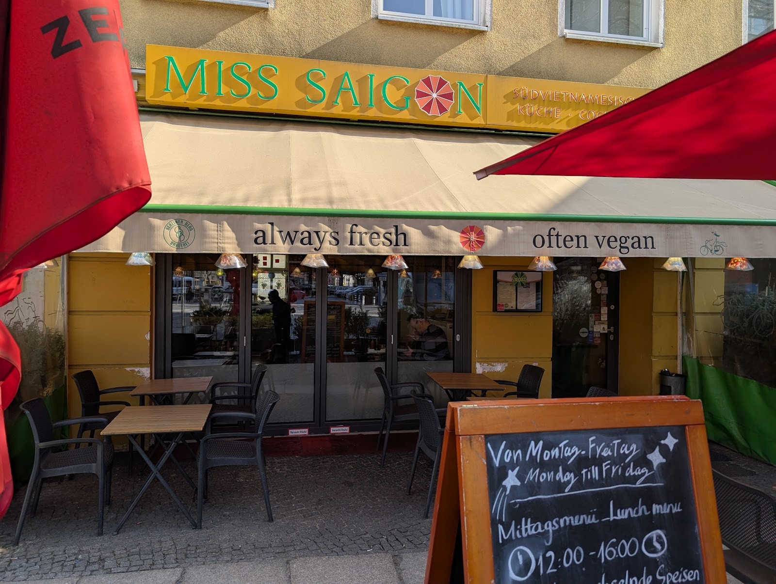 Miss Saigon Restaurant: the place