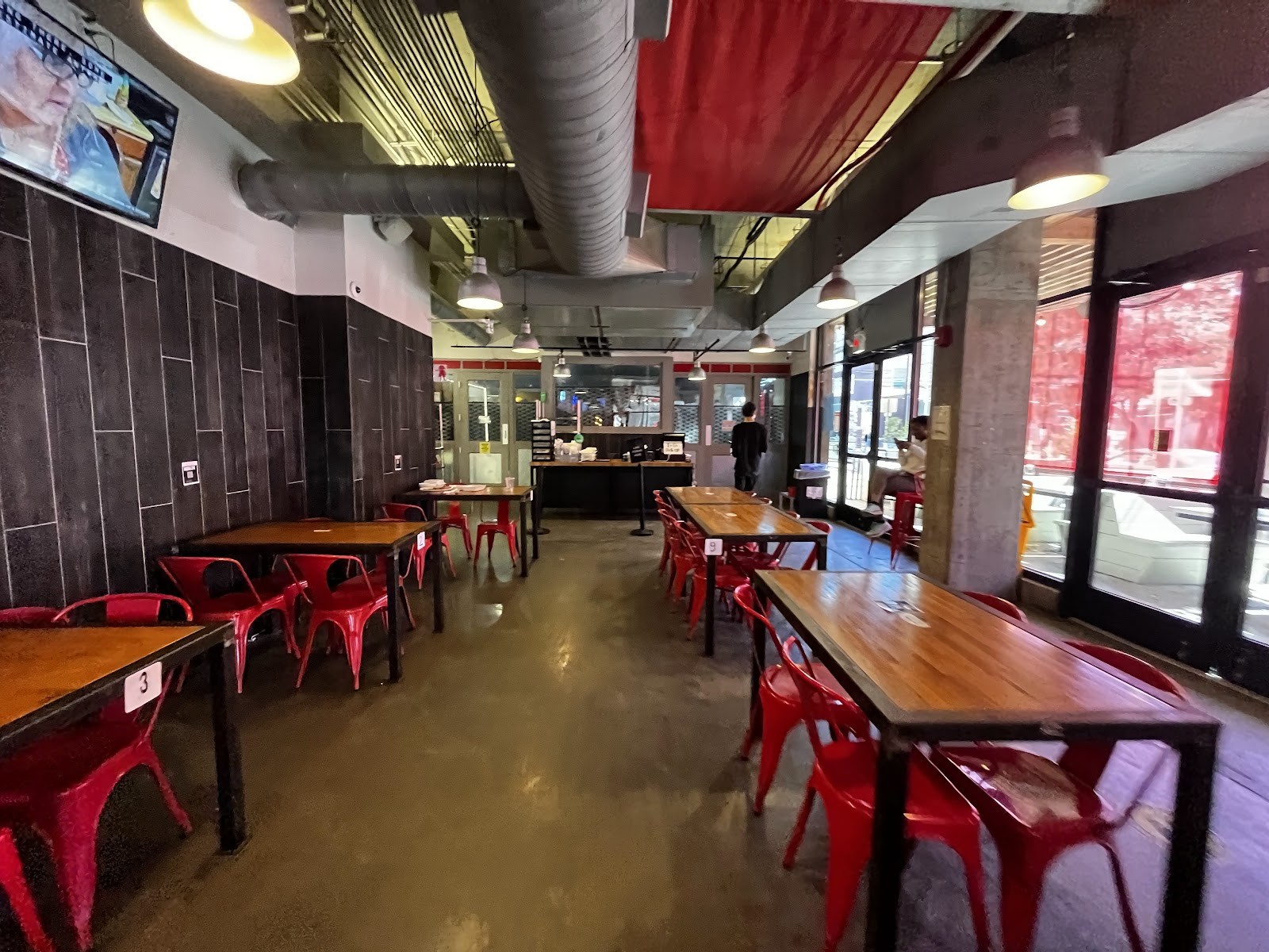 Madam Mam's Thai Cuisine, UT West Campus at 26th ST: the place