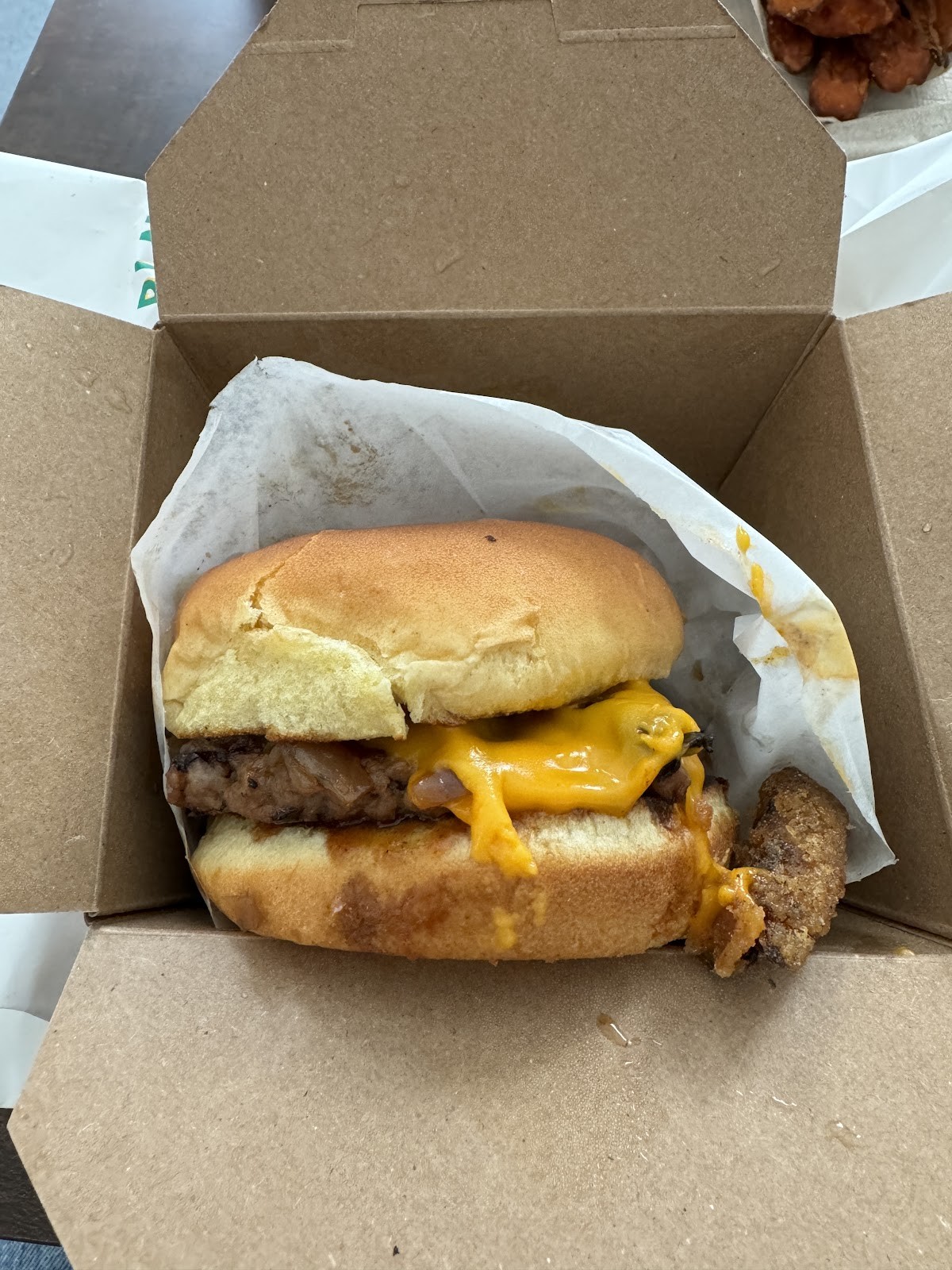 PLNT Burger: food & drinks
